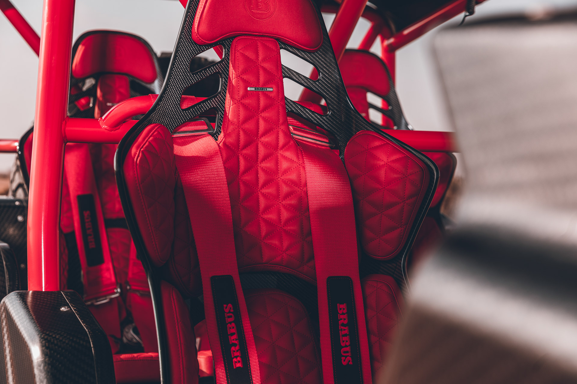 Brabus 900 Crawler Is A $1M Dune-Bashing Buggy That Looks Like An AMG G63 But Isn’t