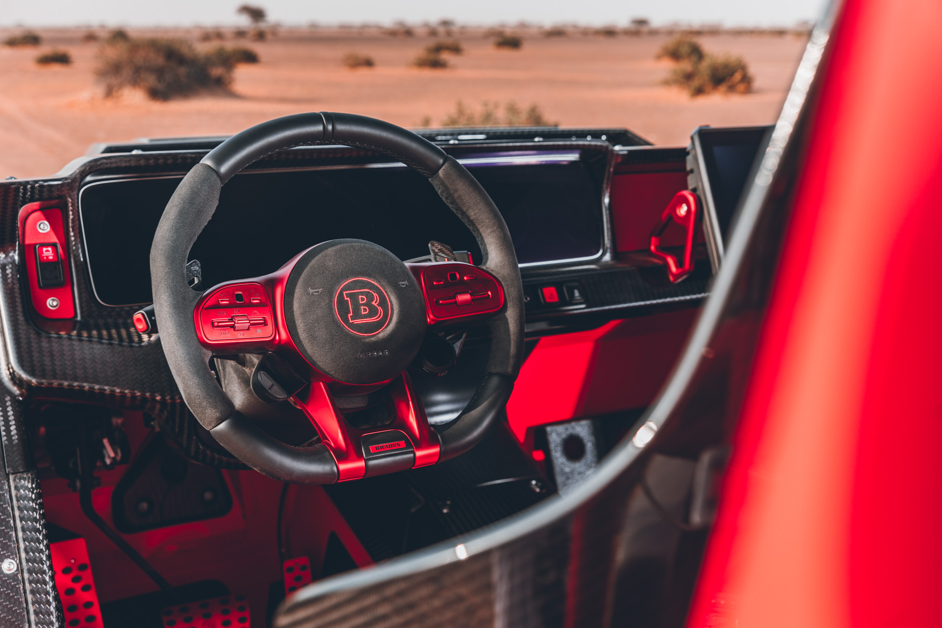 Brabus 900 Crawler Is A $1M Dune-Bashing Buggy That Looks Like An AMG G63 But Isn’t