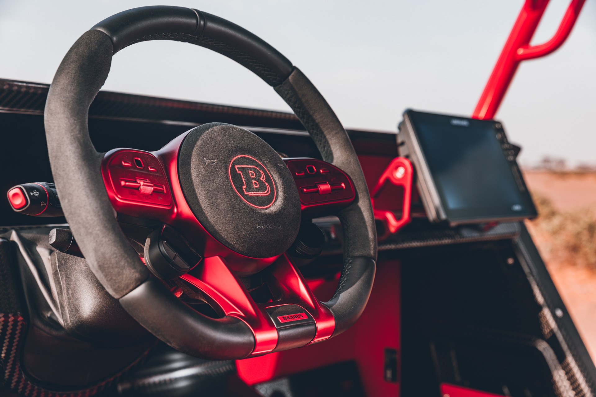 Brabus 900 Crawler Is A $1M Dune-Bashing Buggy That Looks Like An AMG G63 But Isn’t