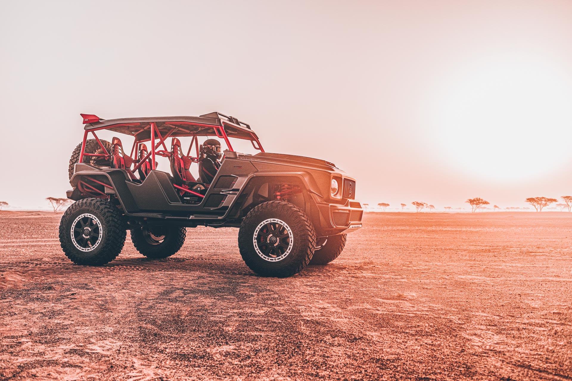 Brabus 900 Crawler Is A $1M Dune-Bashing Buggy That Looks Like An AMG G63 But Isn’t