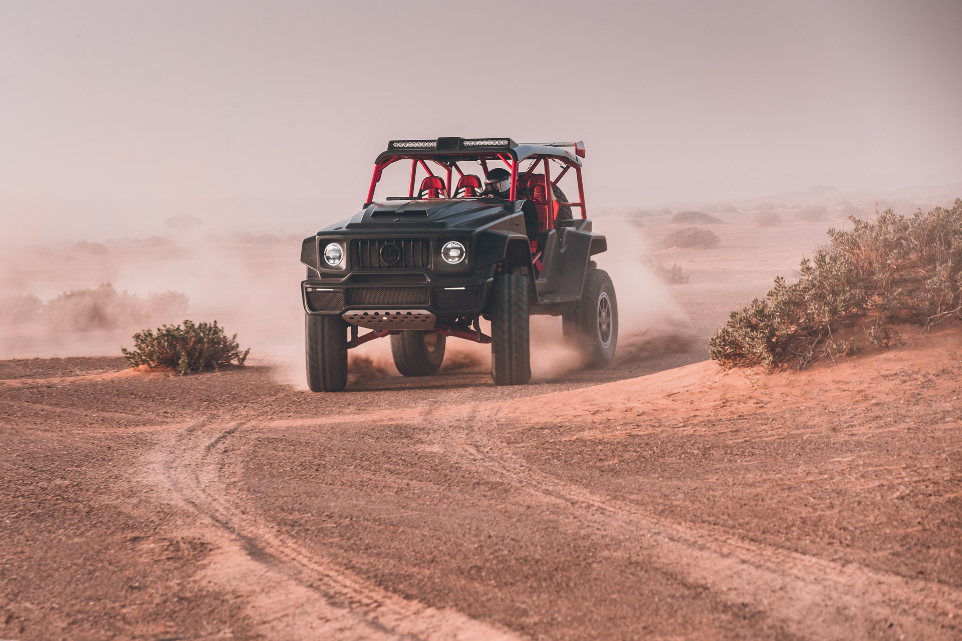 Brabus 900 Crawler Is A $1M Dune-Bashing Buggy That Looks Like An AMG G63 But Isn’t