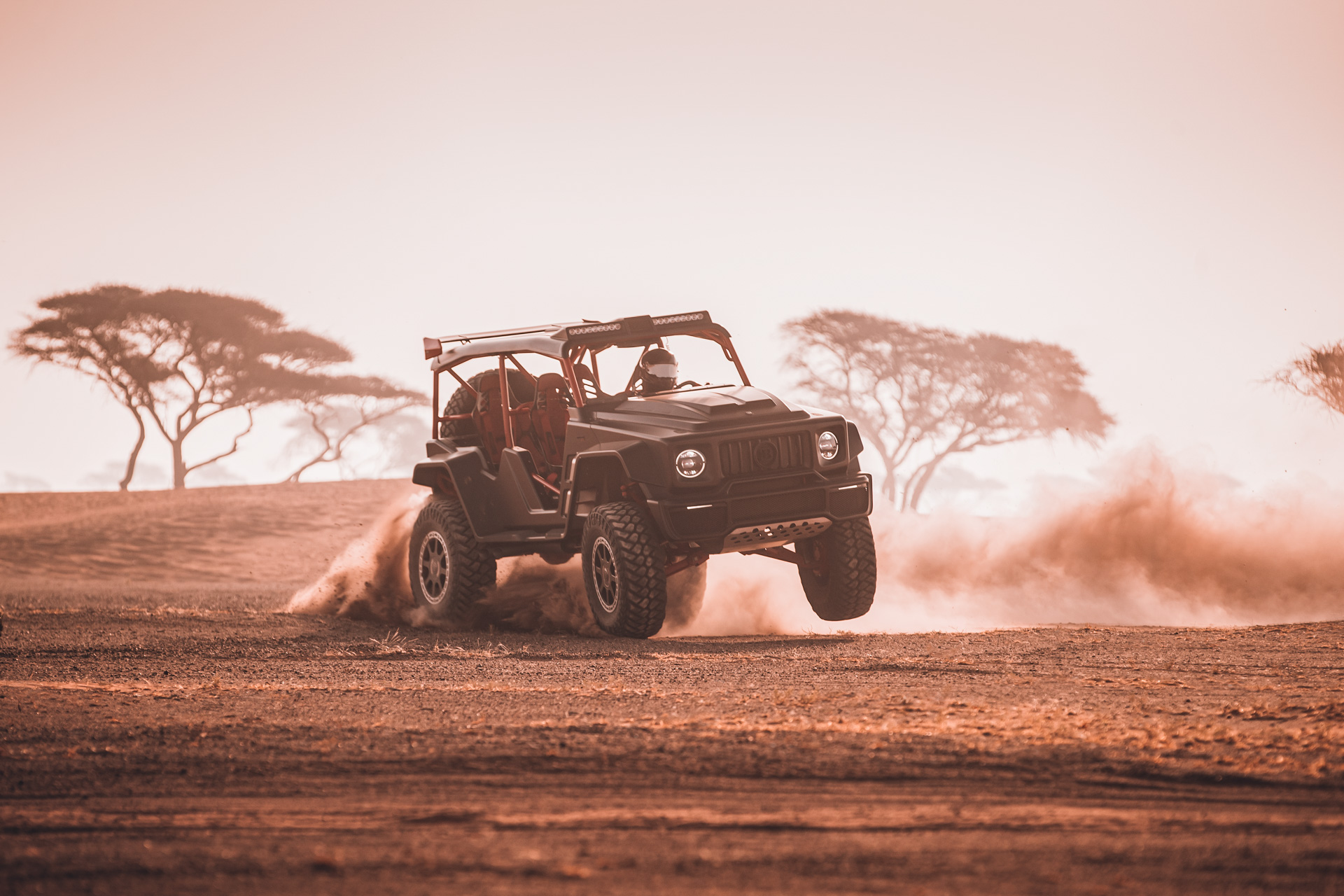 Brabus 900 Crawler Is A $1M Dune-Bashing Buggy That Looks Like An AMG G63 But Isn’t