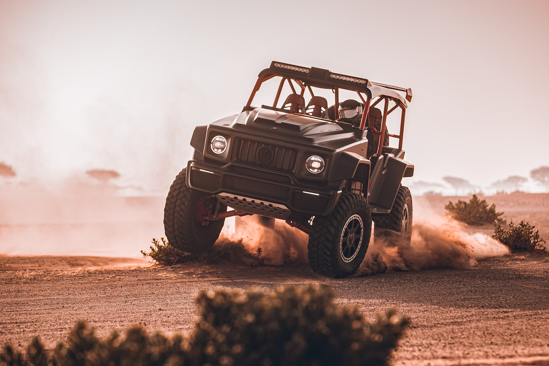 Brabus 900 Crawler Is A $1M Dune-Bashing Buggy That Looks Like An AMG G63 But Isn’t