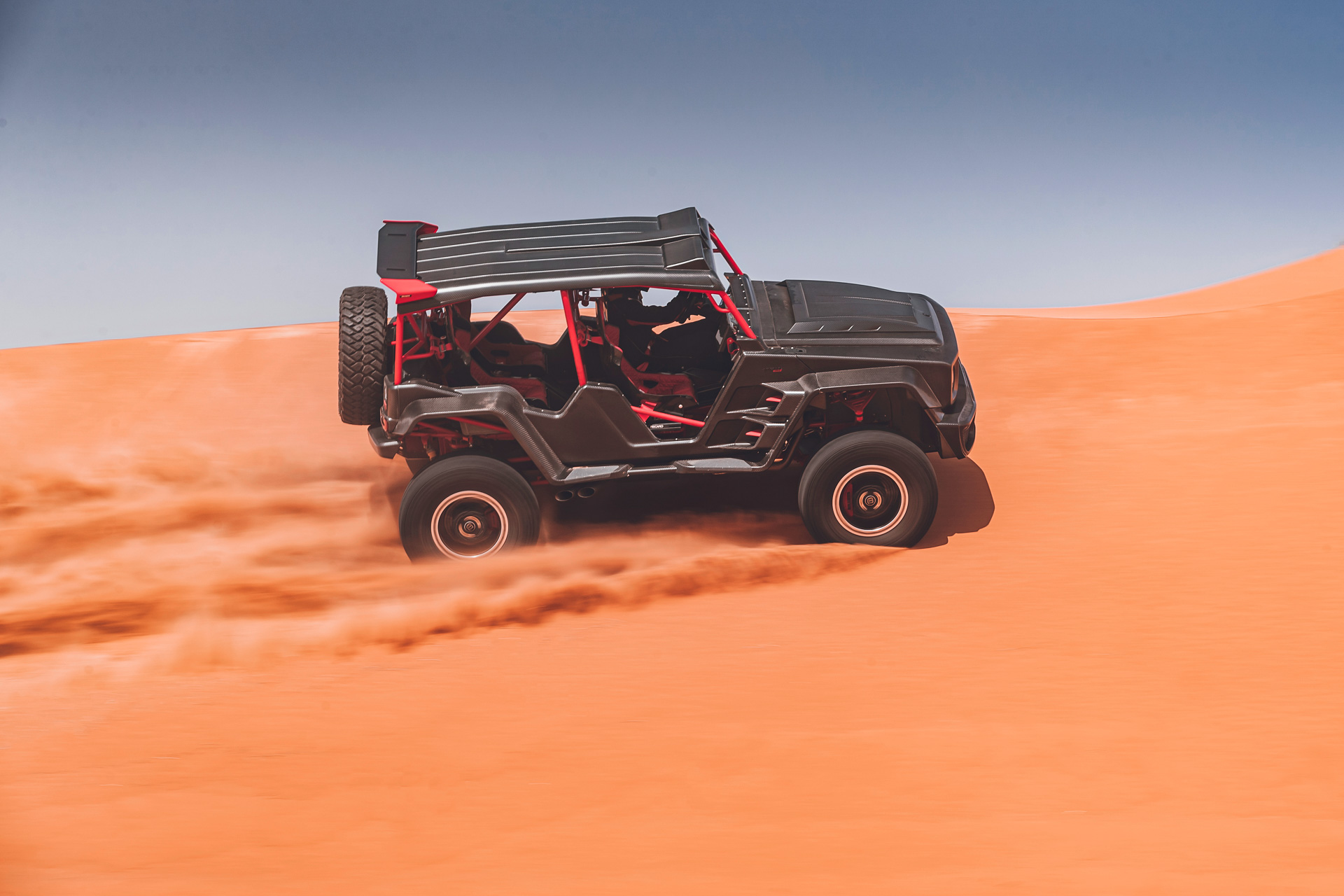 Brabus 900 Crawler Is A $1M Dune-Bashing Buggy That Looks Like An AMG G63 But Isn’t