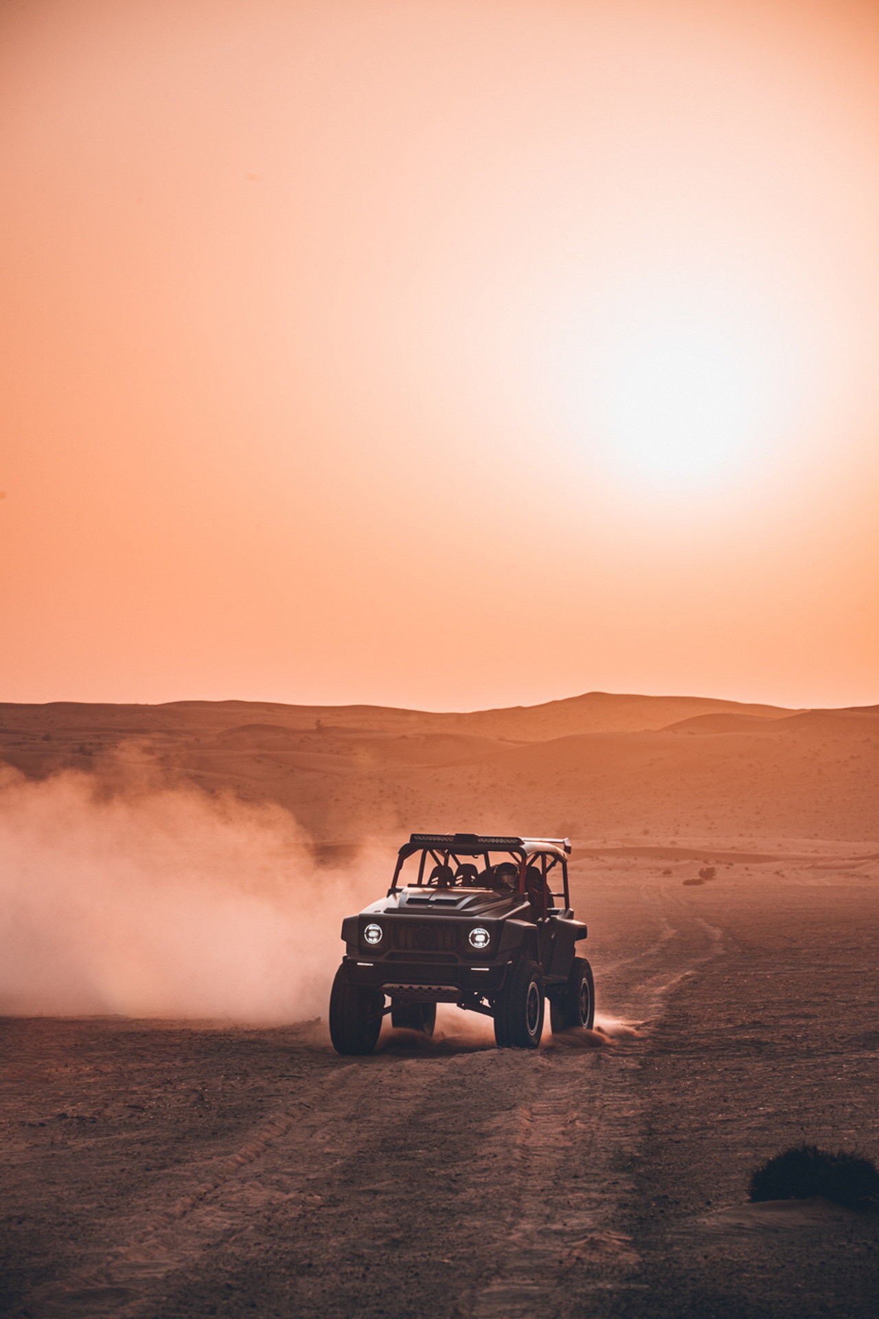 Brabus 900 Crawler Is A $1M Dune-Bashing Buggy That Looks Like An AMG G63 But Isn’t