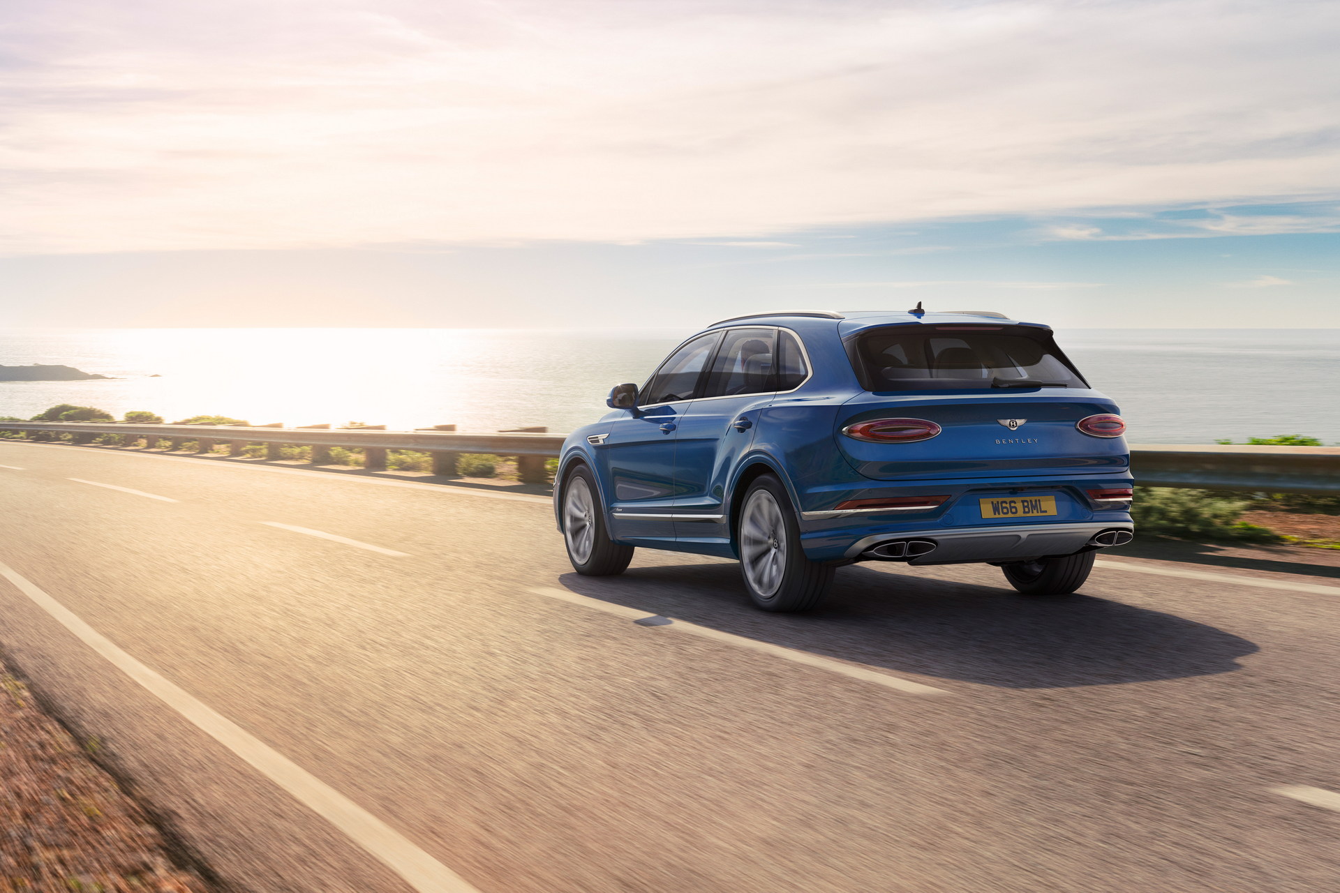 New Bentley Azure Models Want To “Recharge Your Mental Batteries”