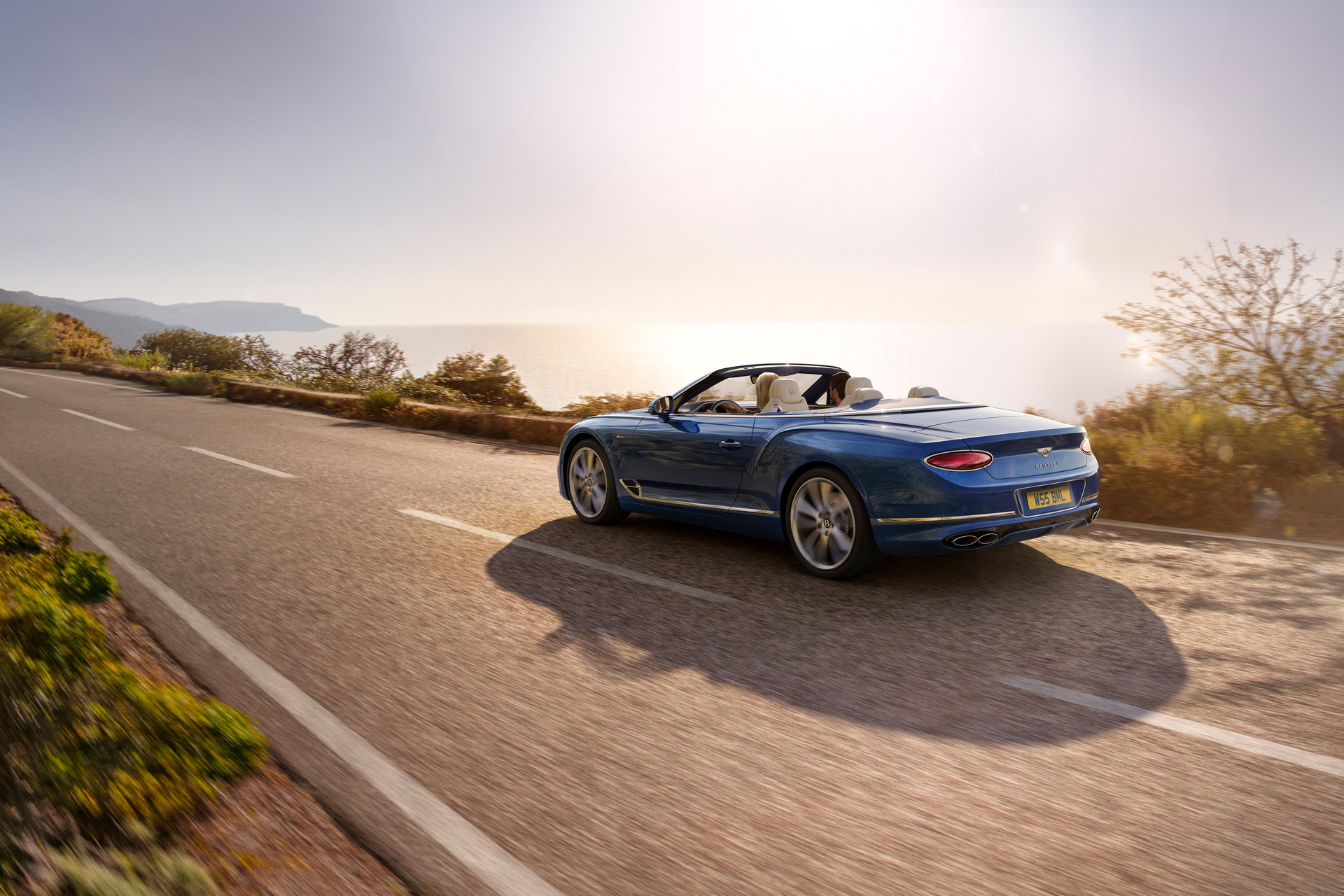 New Bentley Azure Models Want To “Recharge Your Mental Batteries”