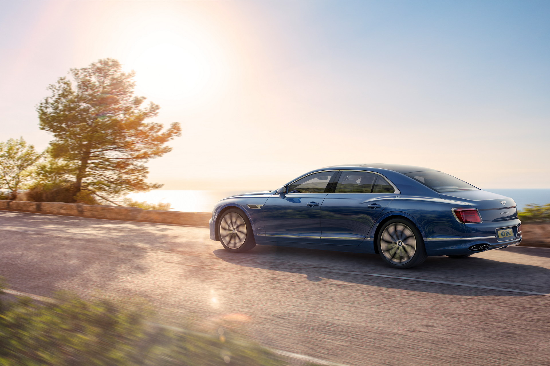 New Bentley Azure Models Want To “Recharge Your Mental Batteries”