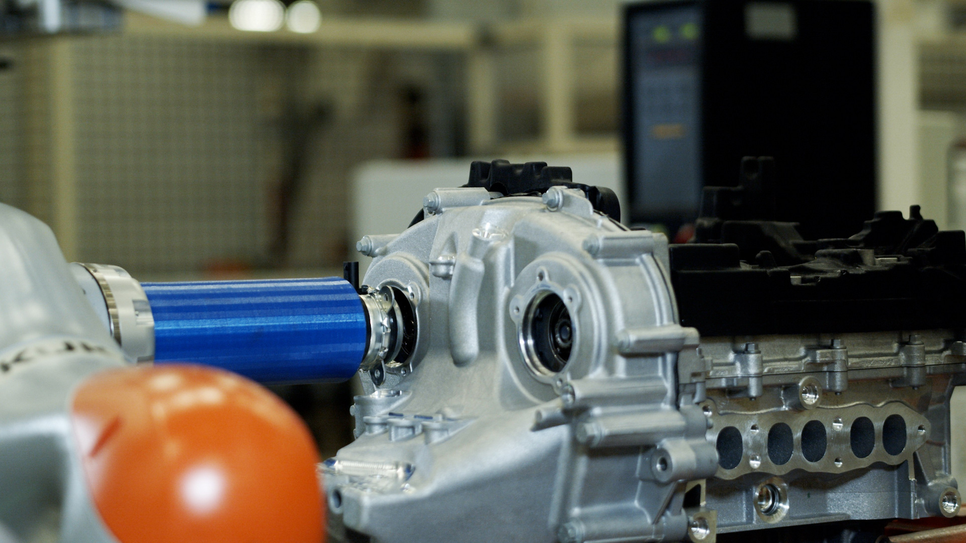 Ford Introduces ‘Robbie The Cobot’ That Can Work With People With Disabilities And Reduced Mobilty