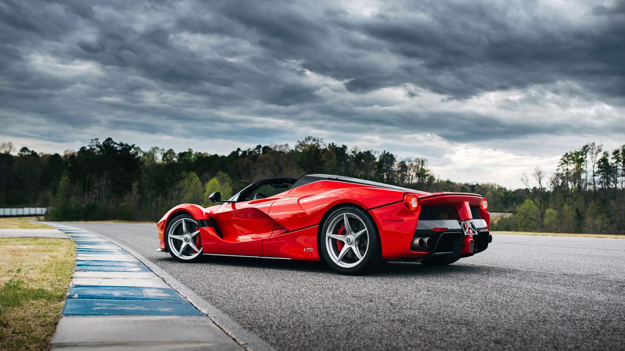 This 161-Mile 2017 LaFerrari Aperta Looks Set To Sell For Over $5 ...