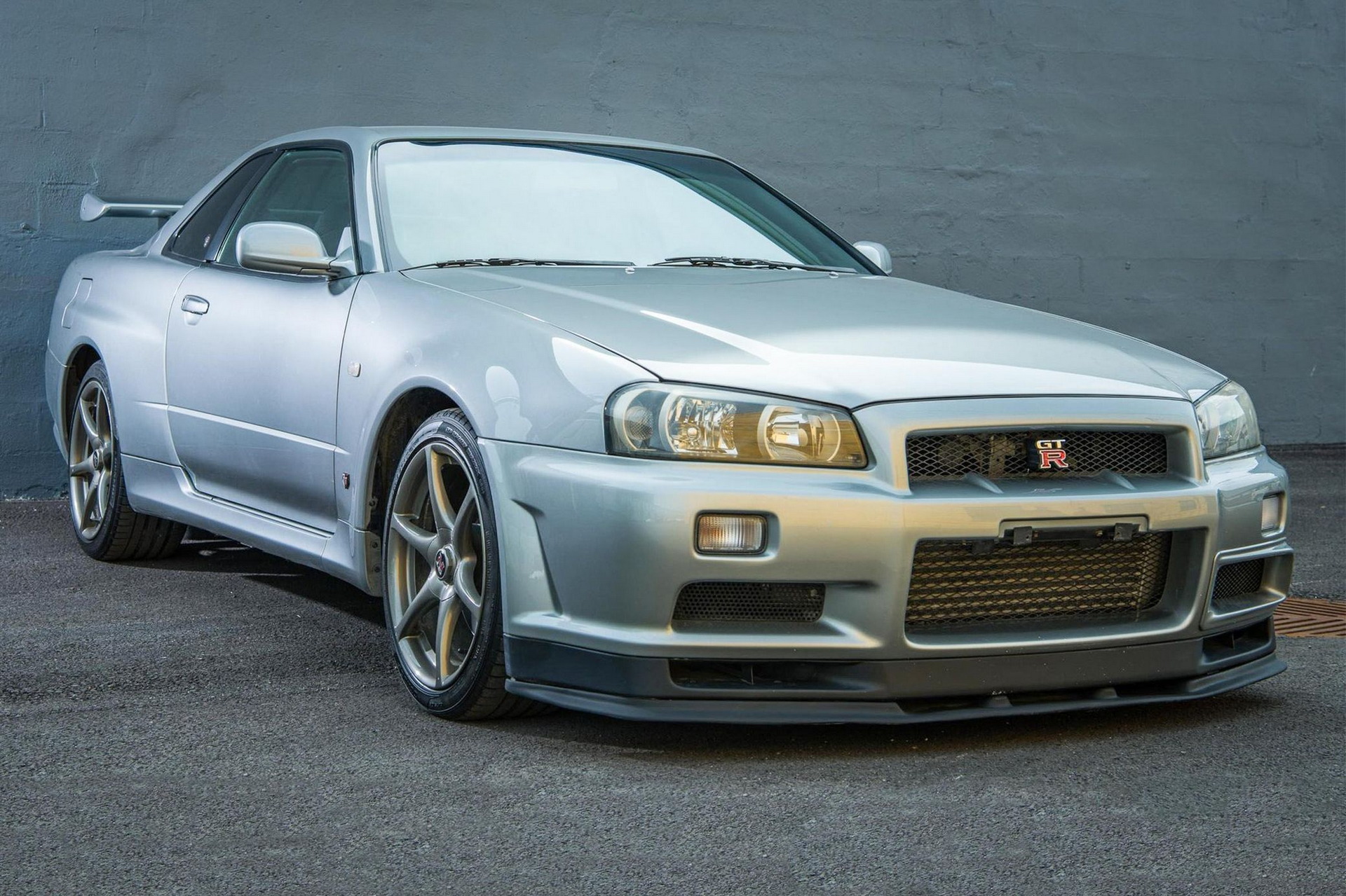 Take a deep breath: The R34 Nissan Skyline will be legal for import next  year - Autoblog