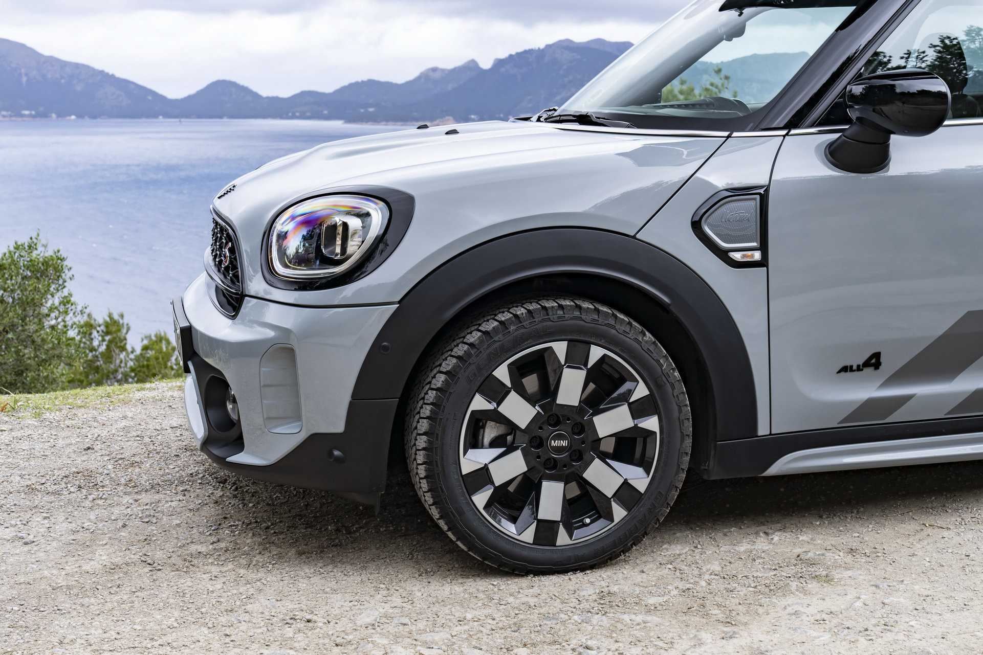 MINI Launches New Accessories For The Cooper S Countryman ALL4