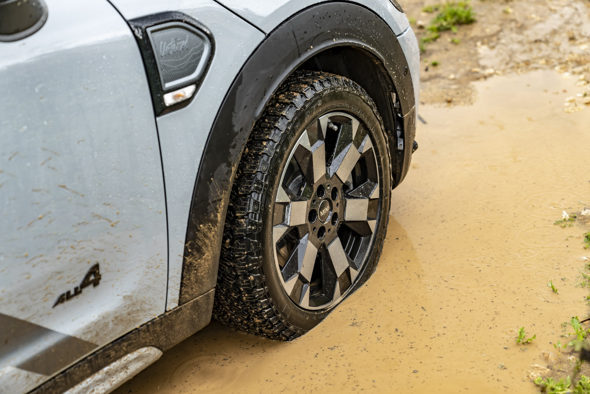 MINI Launches New Accessories For The Cooper S Countryman ALL4