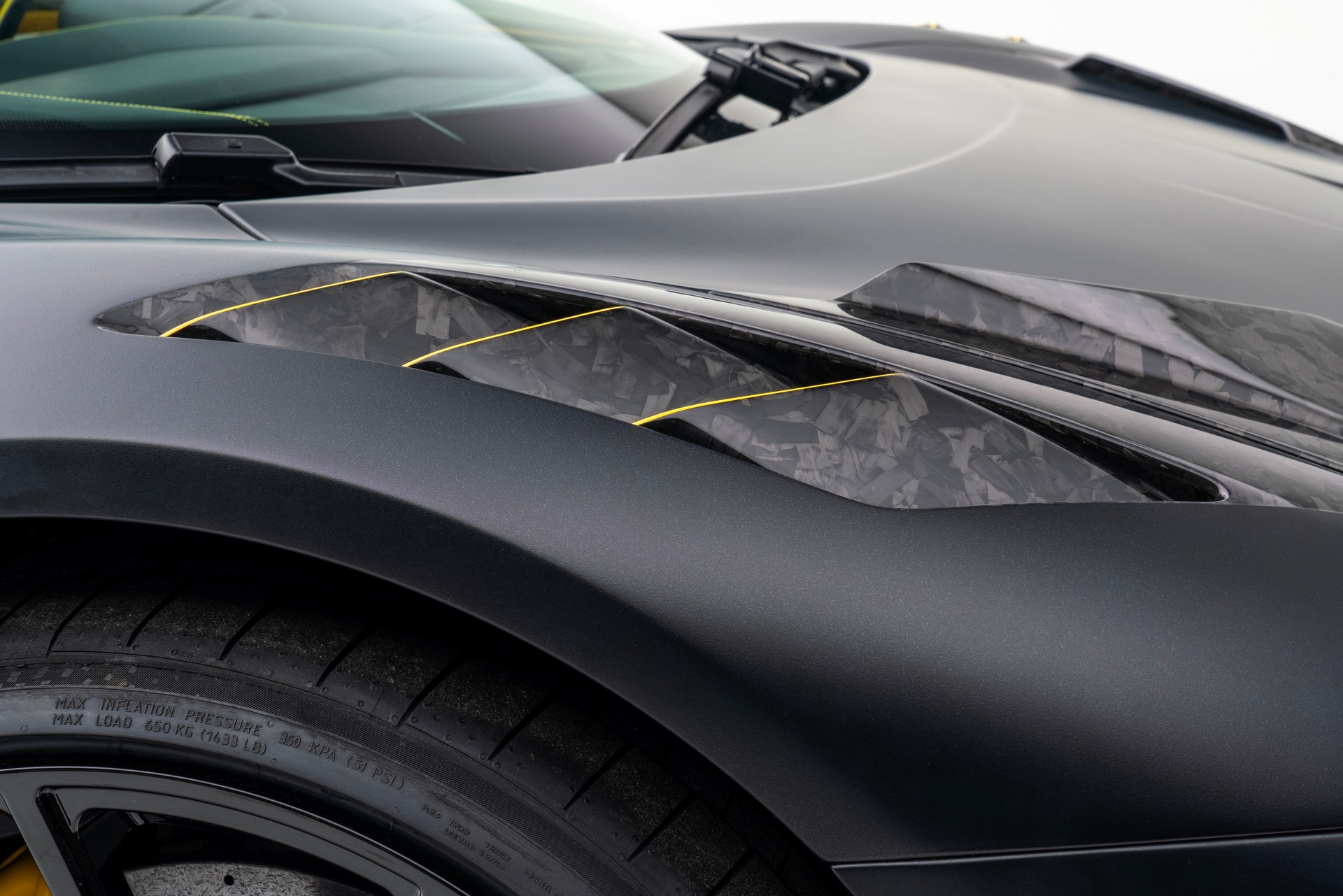 Mansory’s Ferrari SF90 Stradale Has 1,100 HP And ‘XX’ Inspired Looks