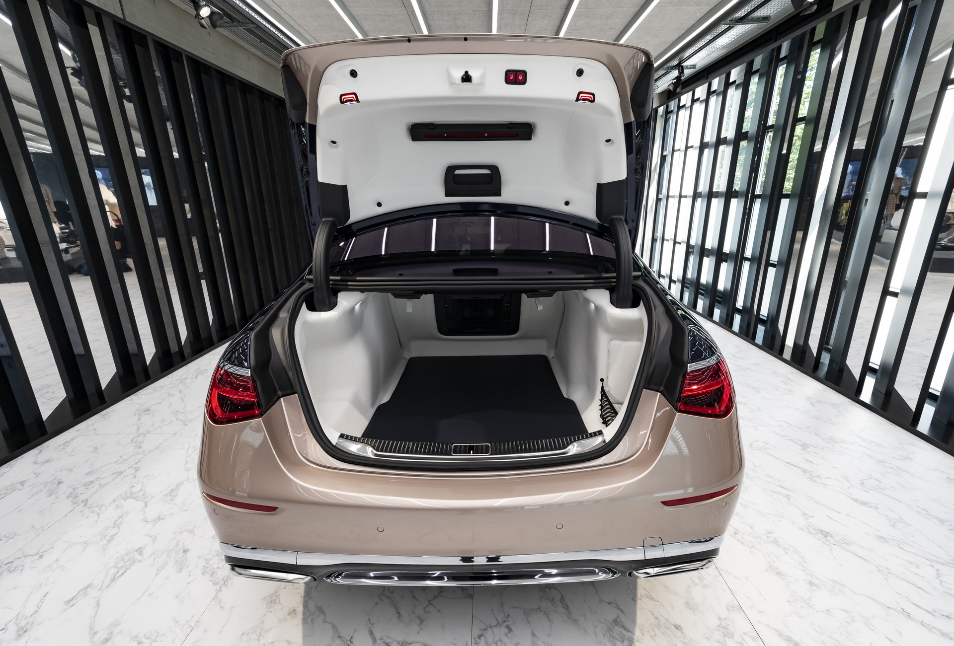 Mercedes-Maybach Haute Voiture Concept Previews The Poshest S-Class You Can Buy Next Year