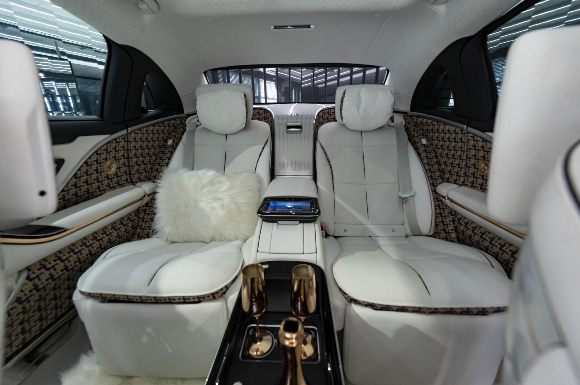 Mercedes-Maybach Haute Voiture Concept Previews The Poshest S-Class You Can Buy Next Year