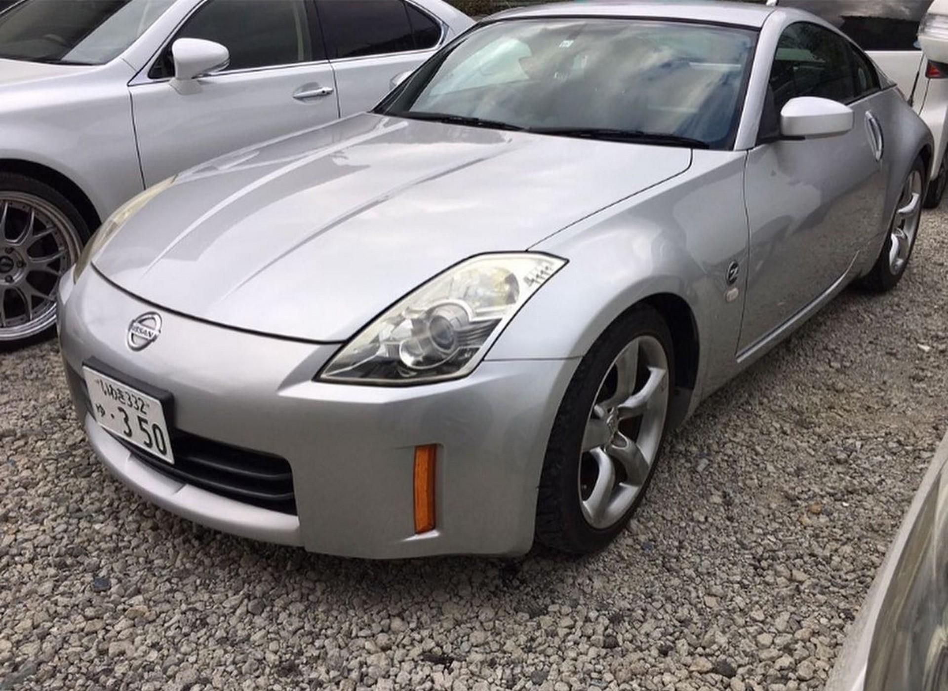 Nissan 350Z Tries Valiantly To Impersonate The New Z