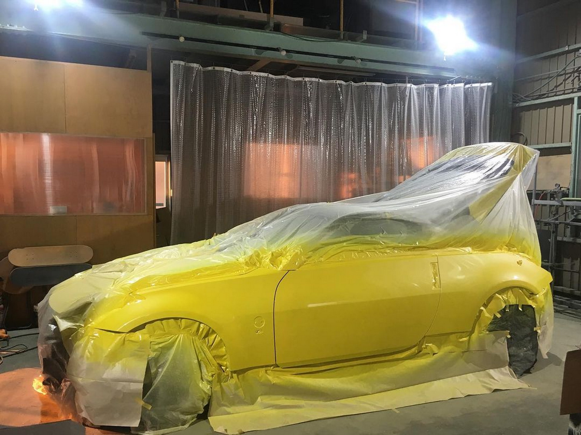 Nissan 350Z Tries Valiantly To Impersonate The New Z