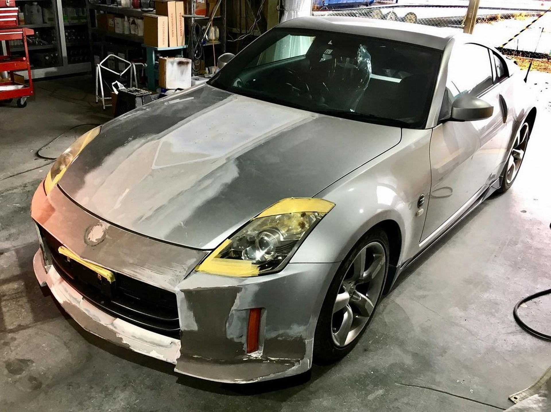 Nissan 350Z Tries Valiantly To Impersonate The New Z