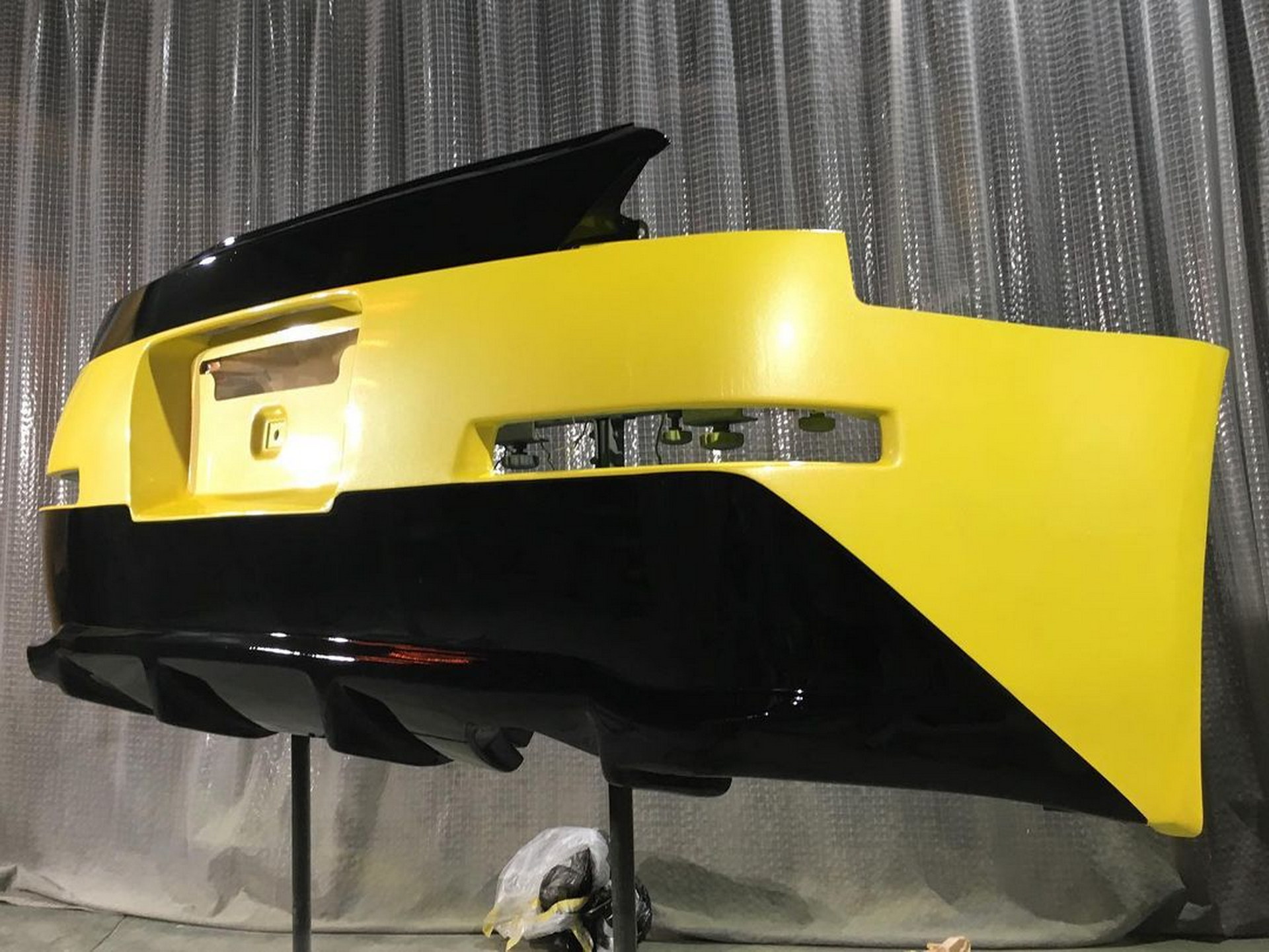 Nissan 350Z Tries Valiantly To Impersonate The New Z