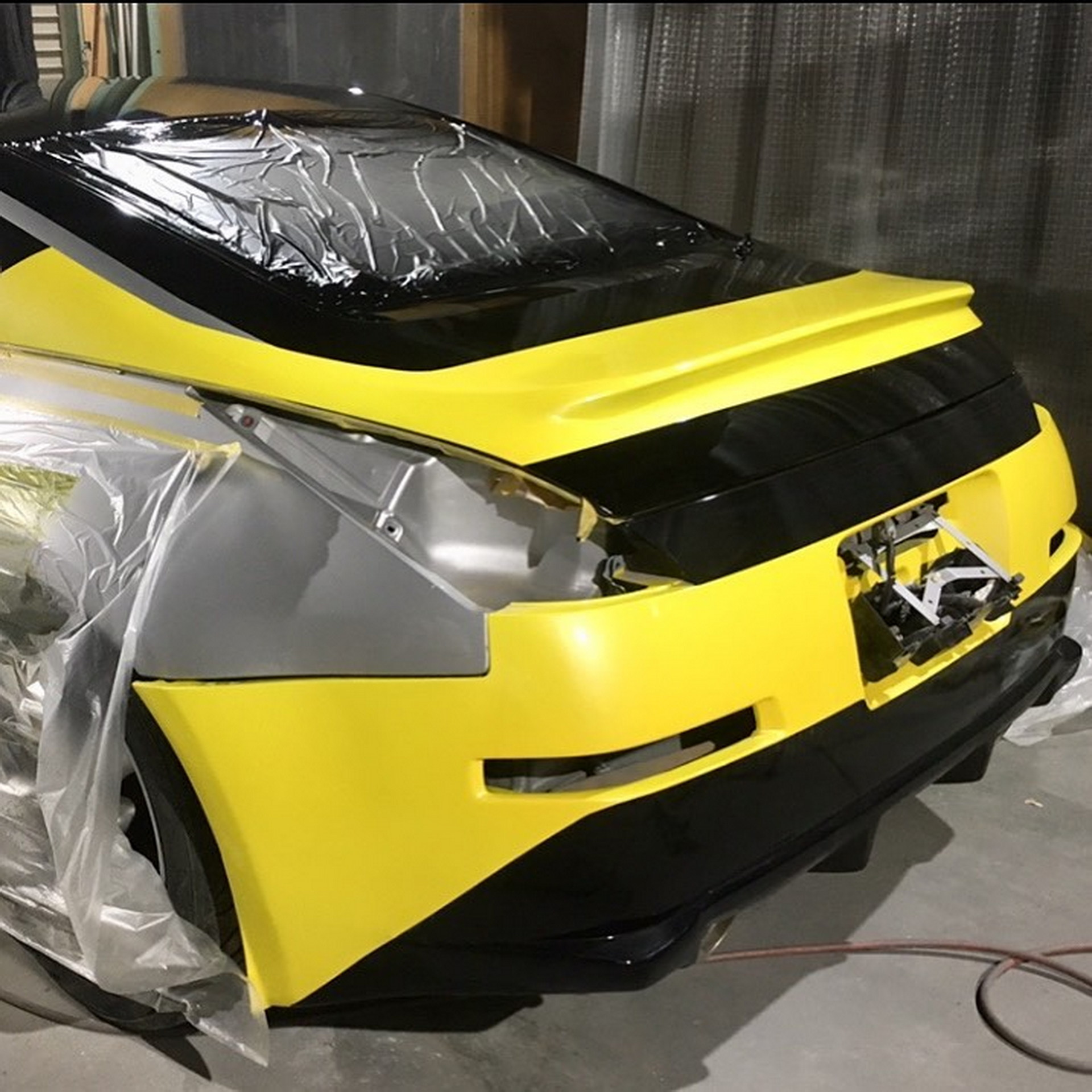 Nissan 350Z Tries Valiantly To Impersonate The New Z