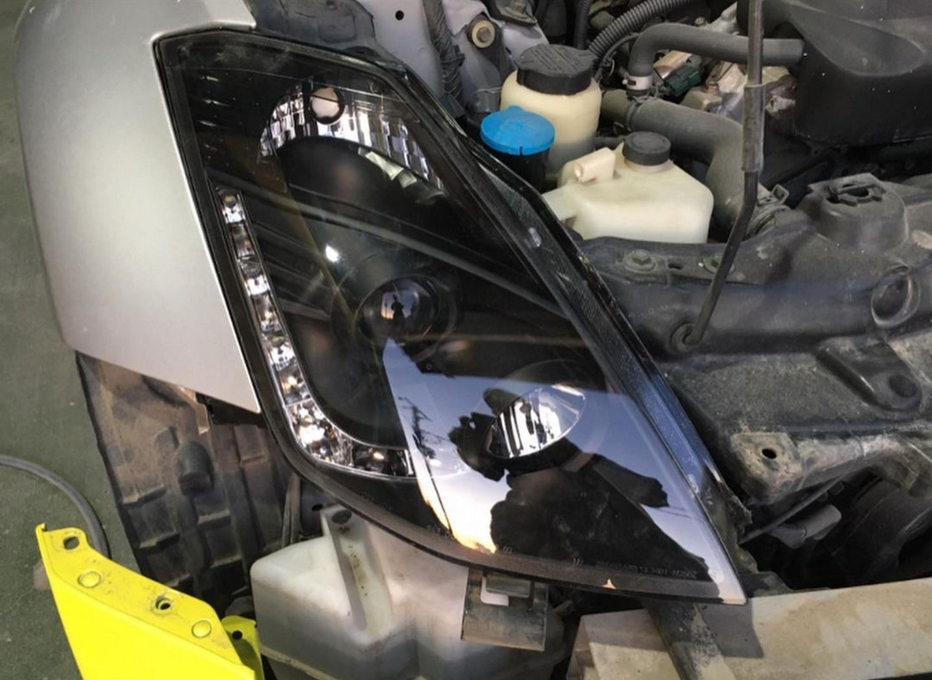 Nissan 350Z Tries Valiantly To Impersonate The New Z