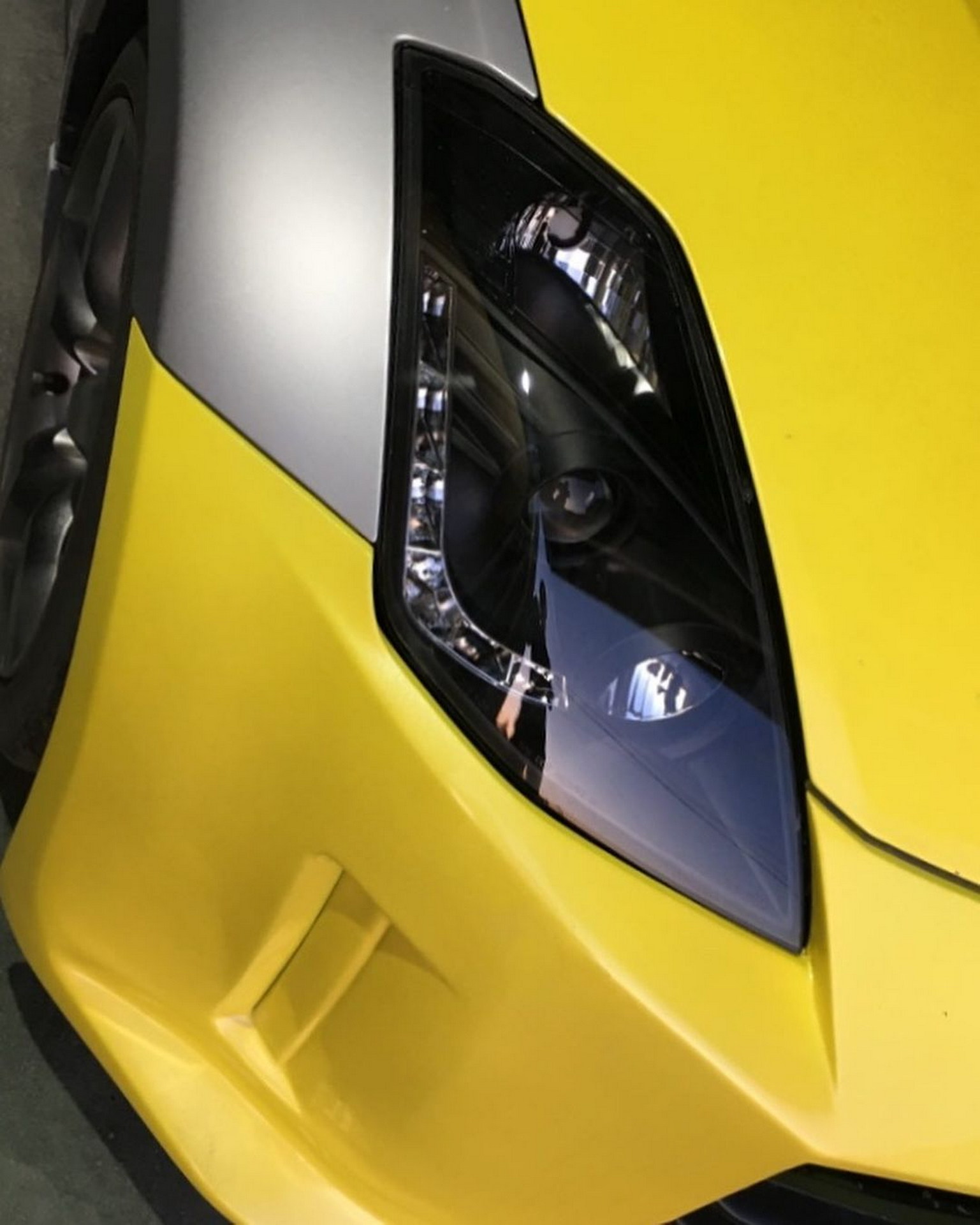 Nissan 350Z Tries Valiantly To Impersonate The New Z