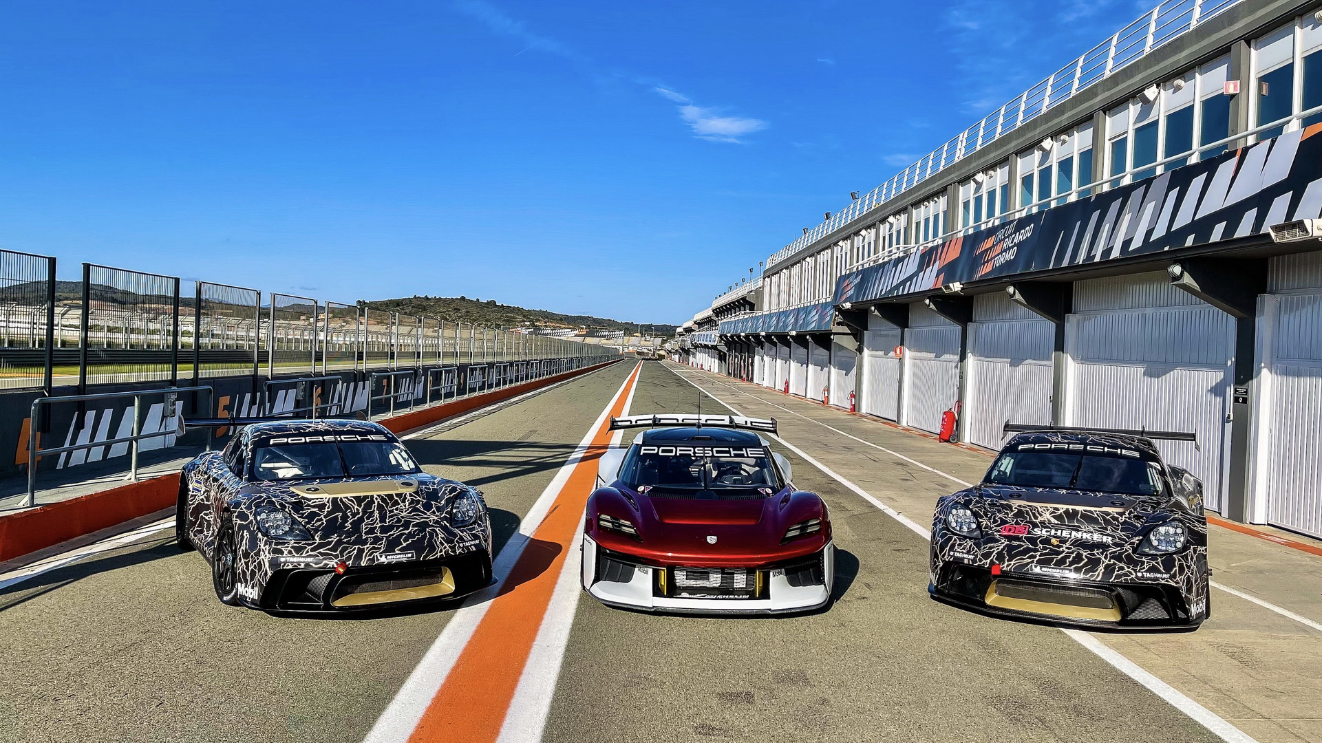 1,073hp Electric 2022 Porsche 718 Cayman GT4 ePerformance Brings Mission R A Step Closer To Reality