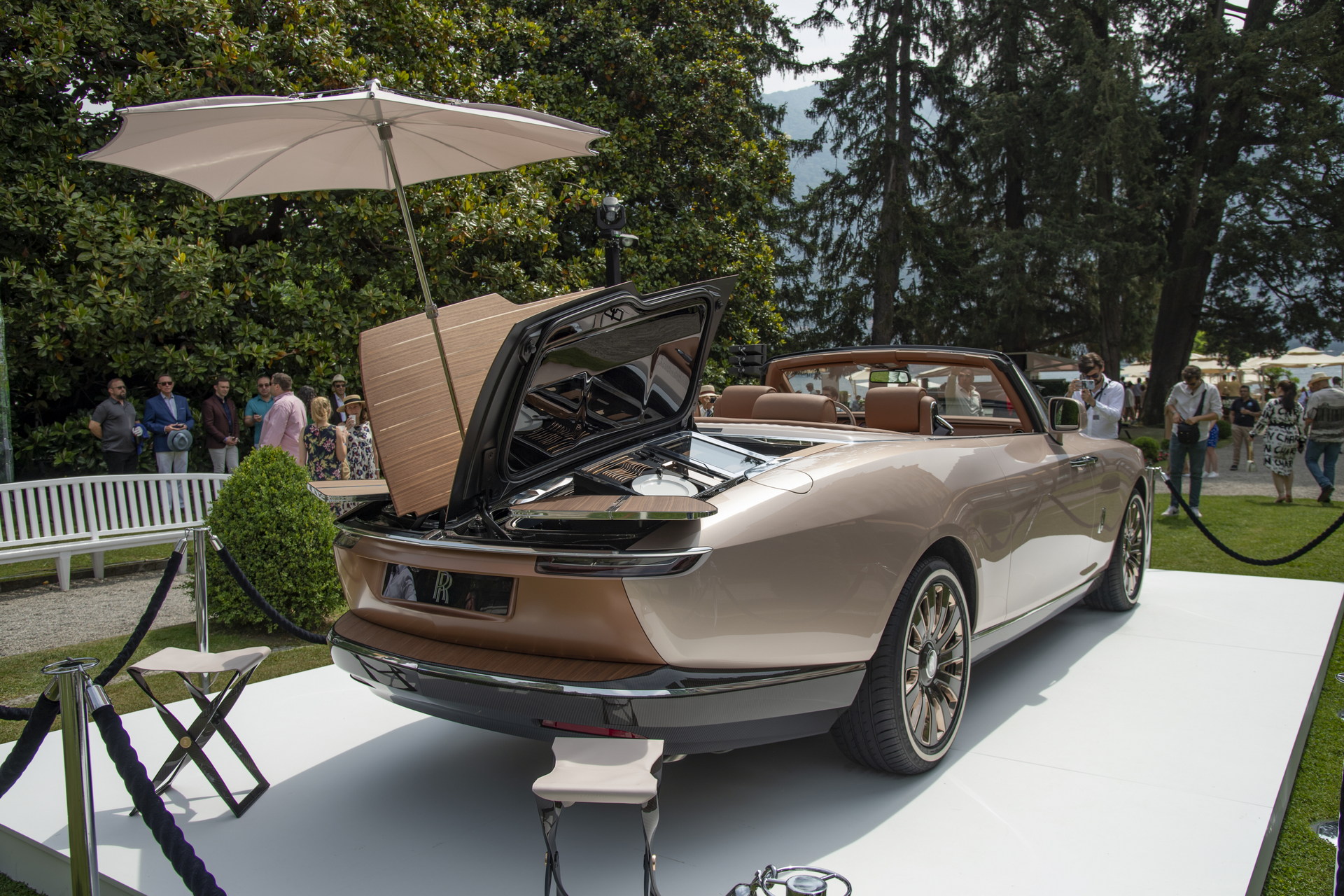 Navigating A $28M Rolls-Royce Boat Tail At Villa D’Este Can Be Pretty Stressful