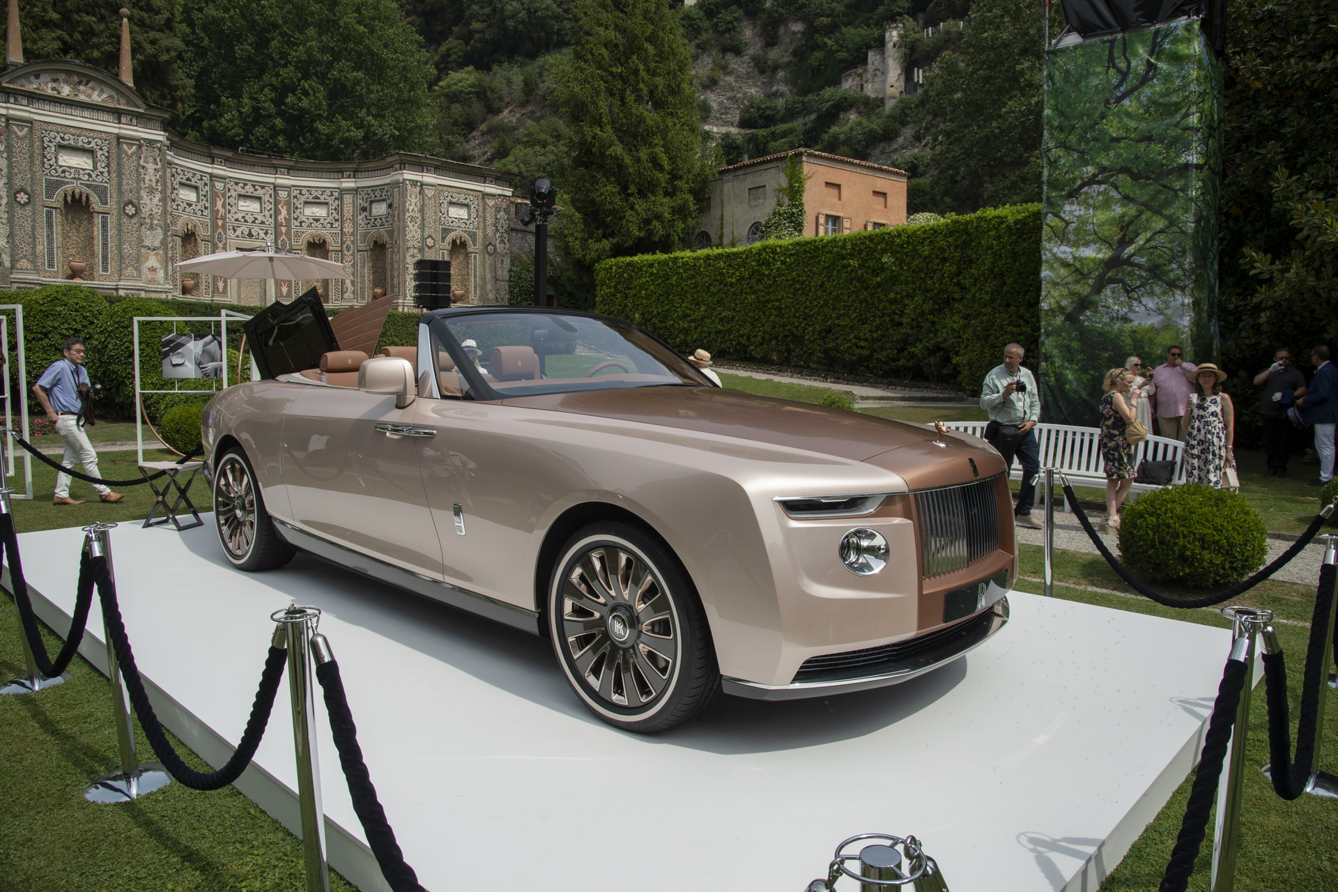 Navigating A $28M Rolls-Royce Boat Tail At Villa D’Este Can Be Pretty Stressful