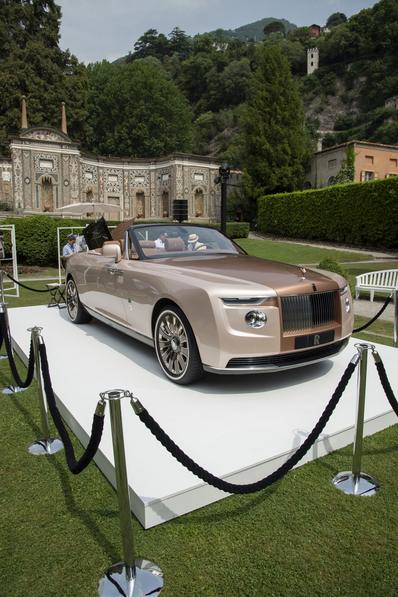 Navigating A $28M Rolls-Royce Boat Tail At Villa D’Este Can Be Pretty Stressful