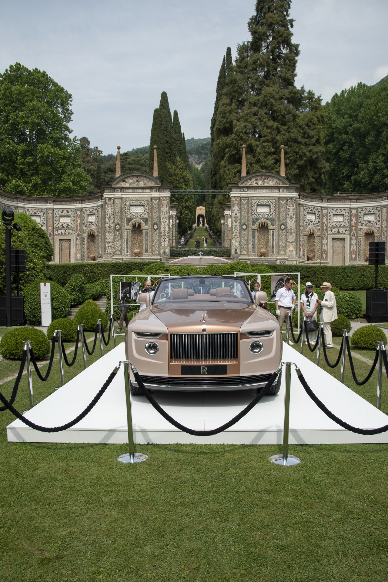 Navigating A $28M Rolls-Royce Boat Tail At Villa D’Este Can Be Pretty Stressful