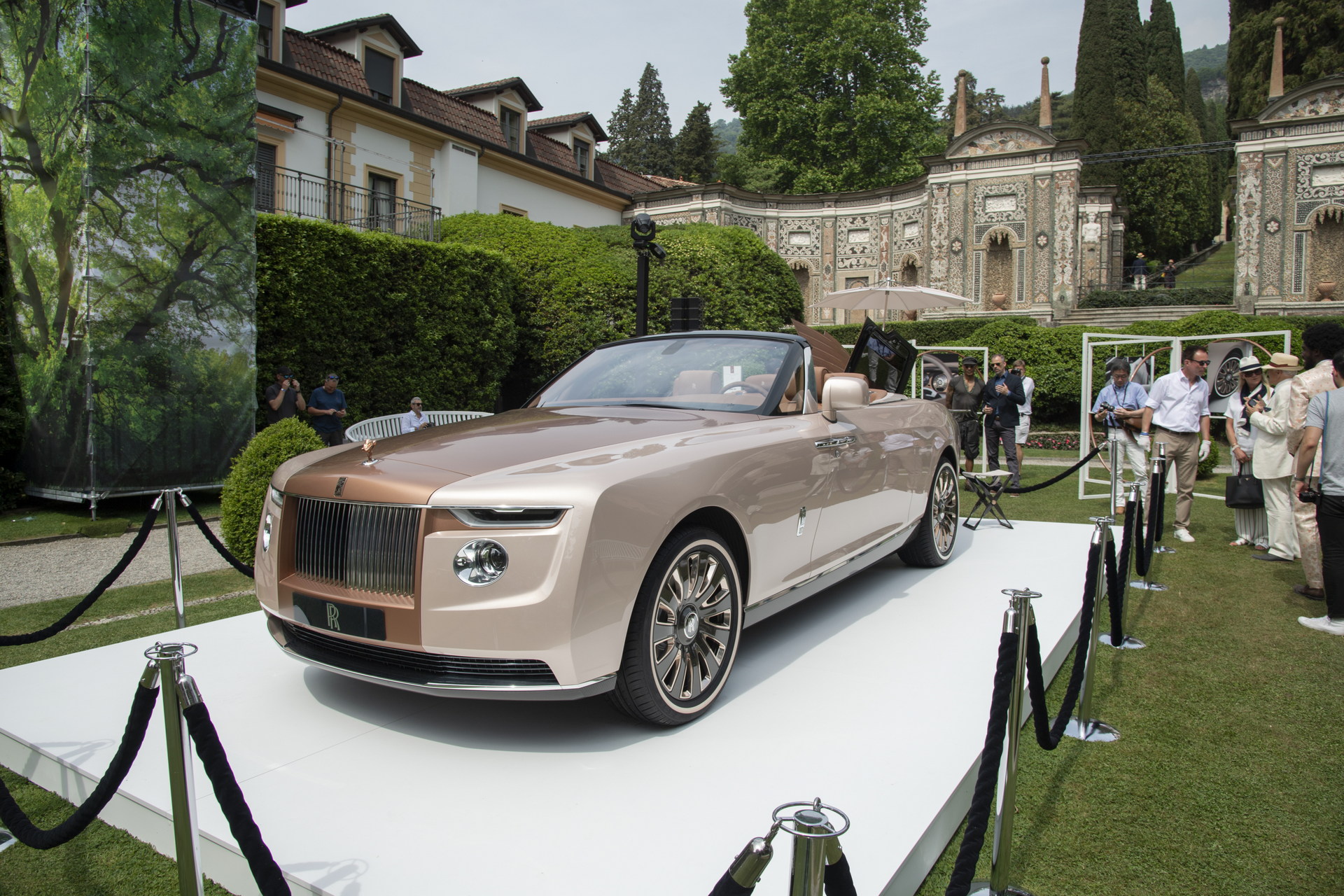 Navigating A $28M Rolls-Royce Boat Tail At Villa D’Este Can Be Pretty Stressful
