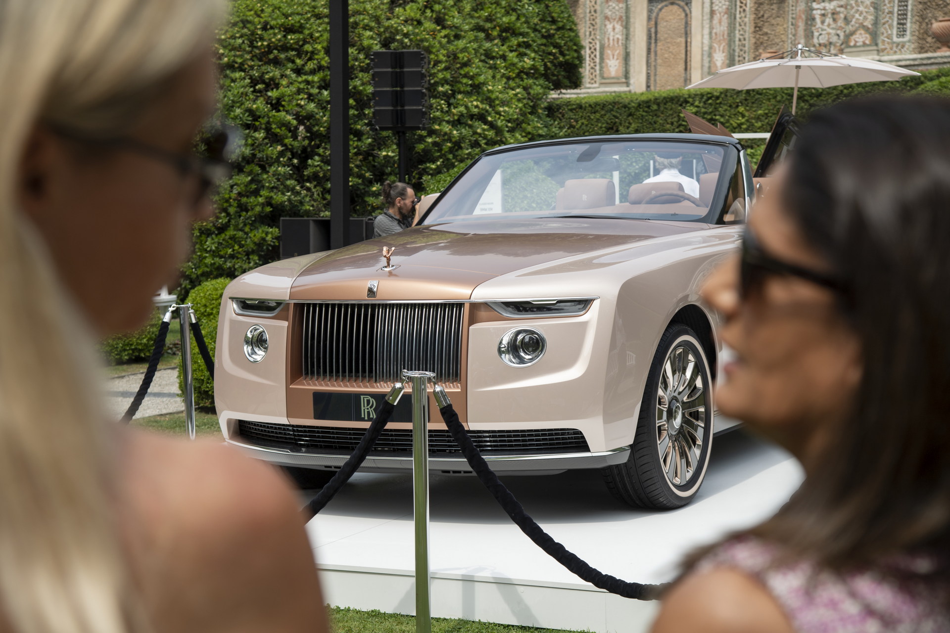 Navigating A $28M Rolls-Royce Boat Tail At Villa D’Este Can Be Pretty Stressful
