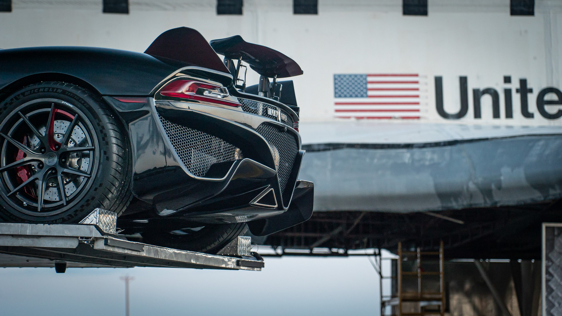 SSC Tuatara Hits 295 Mph In 2.3 Miles, Breaks Its Own Record