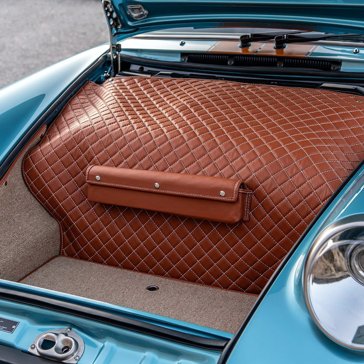 Singer’s New 911 Big Sur In Horizon Blue And Singer Racing Orange Is Just Retrotastic