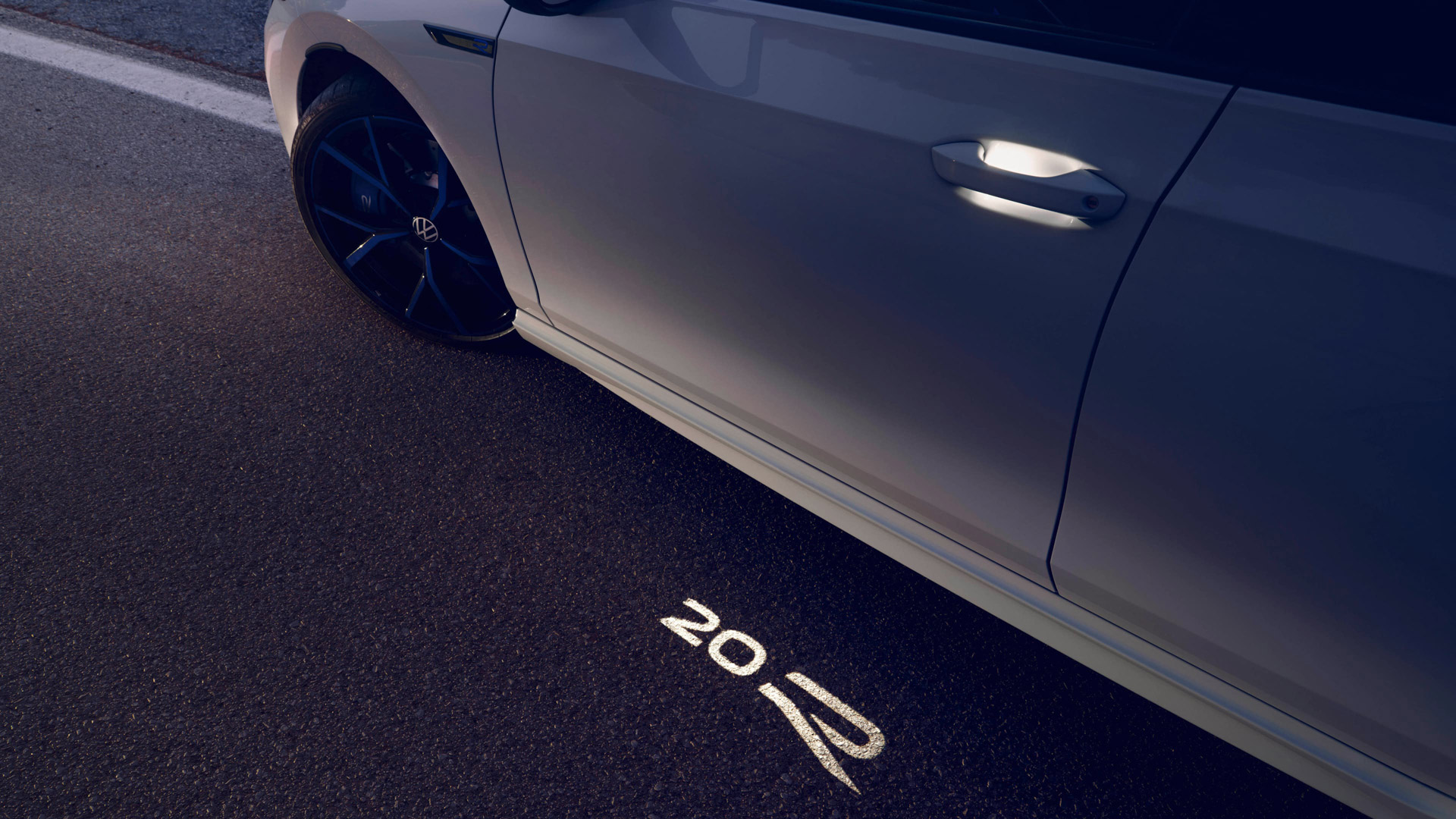 329-HP Volkswagen Golf R 20 Years Edition Is Most Powerful Golf Yet