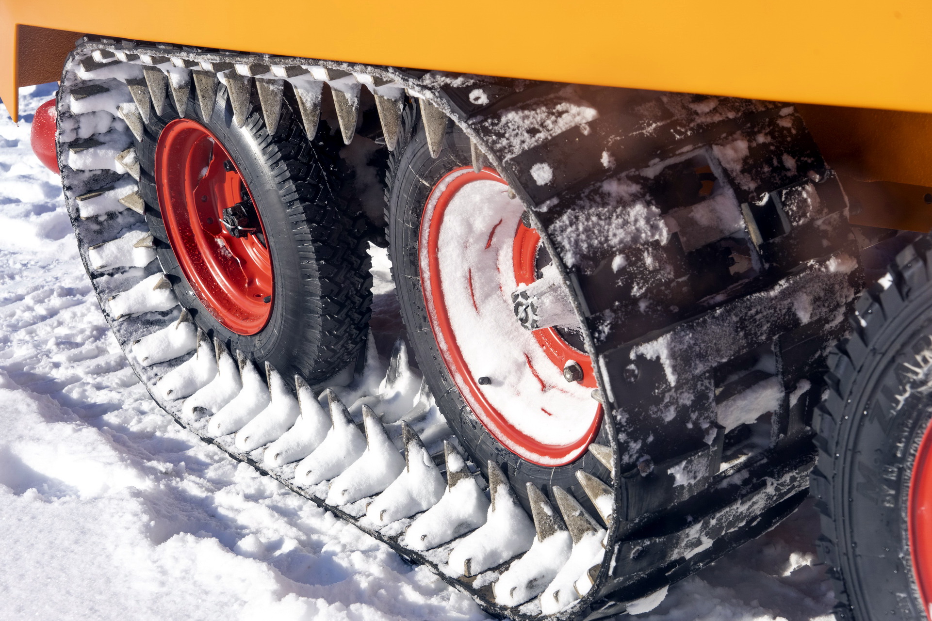 VW Restores The “Half-Track Fox”, A Four-Axle T1 Microbus With Tank Tracks