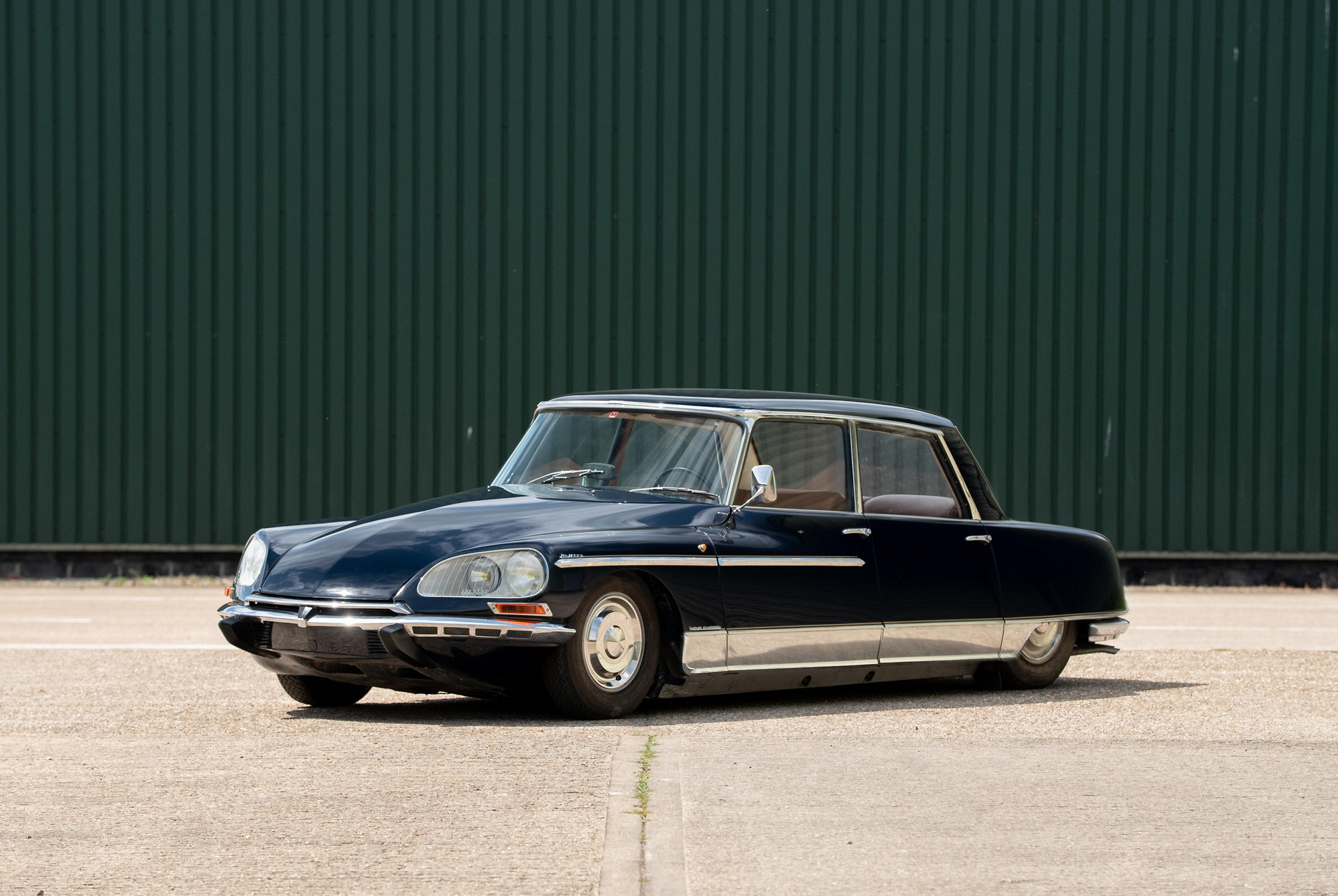 1969 Citroën DS 21 ‘Majesty’ Saloon Is An Incredibly Rare, Incredibly Luxurious Sedan