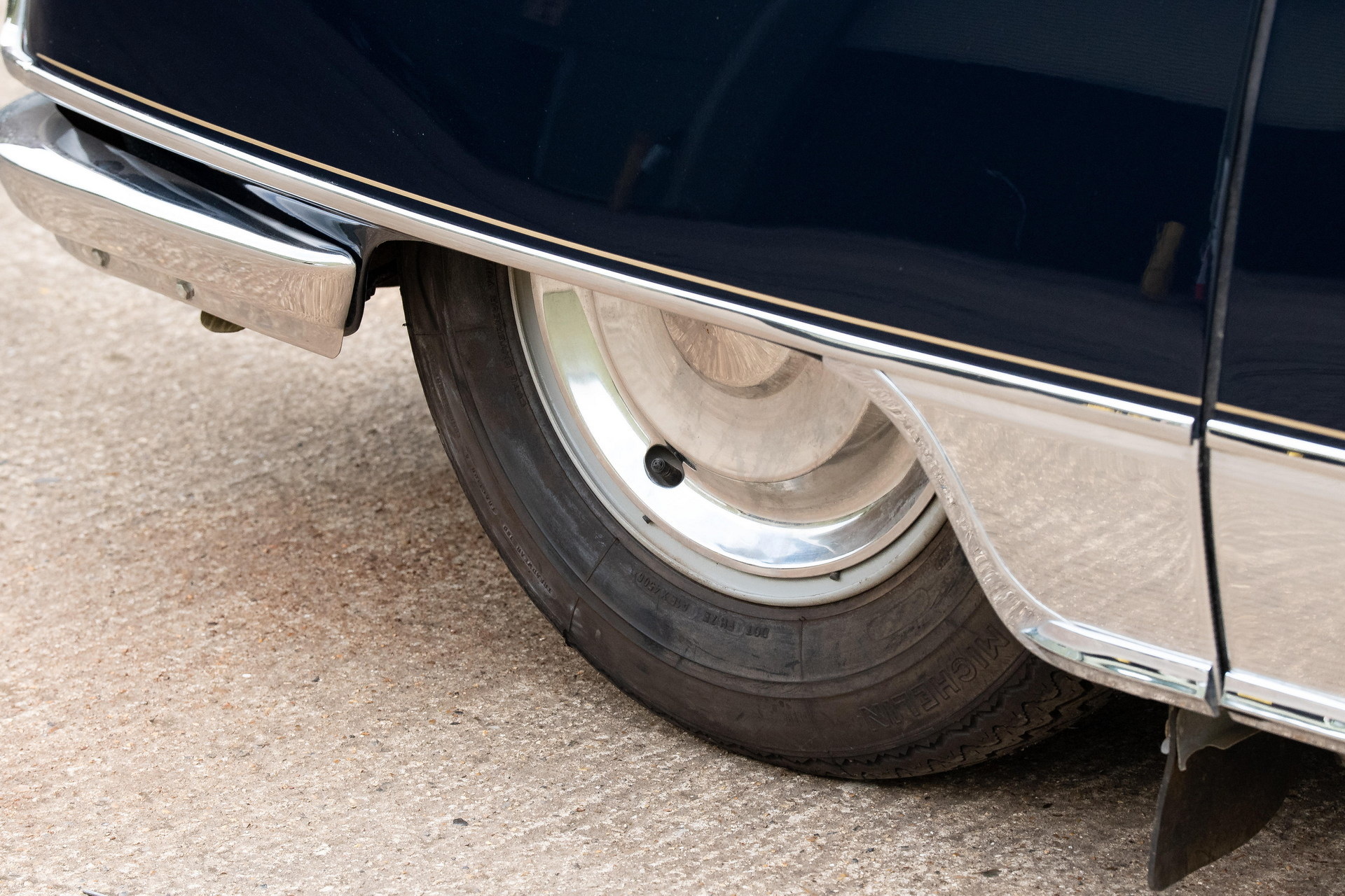 1969 Citroën DS 21 ‘Majesty’ Saloon Is An Incredibly Rare, Incredibly Luxurious Sedan