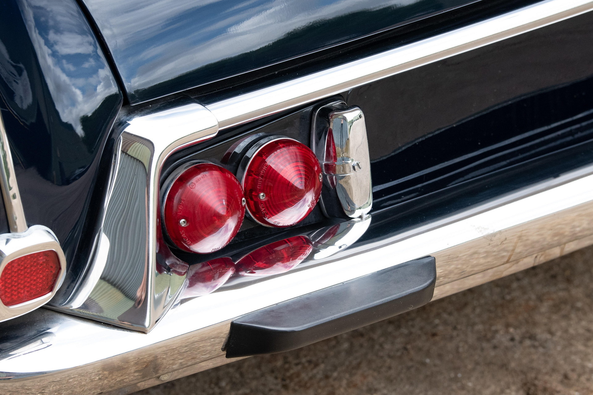 1969 Citroën DS 21 ‘Majesty’ Saloon Is An Incredibly Rare, Incredibly Luxurious Sedan