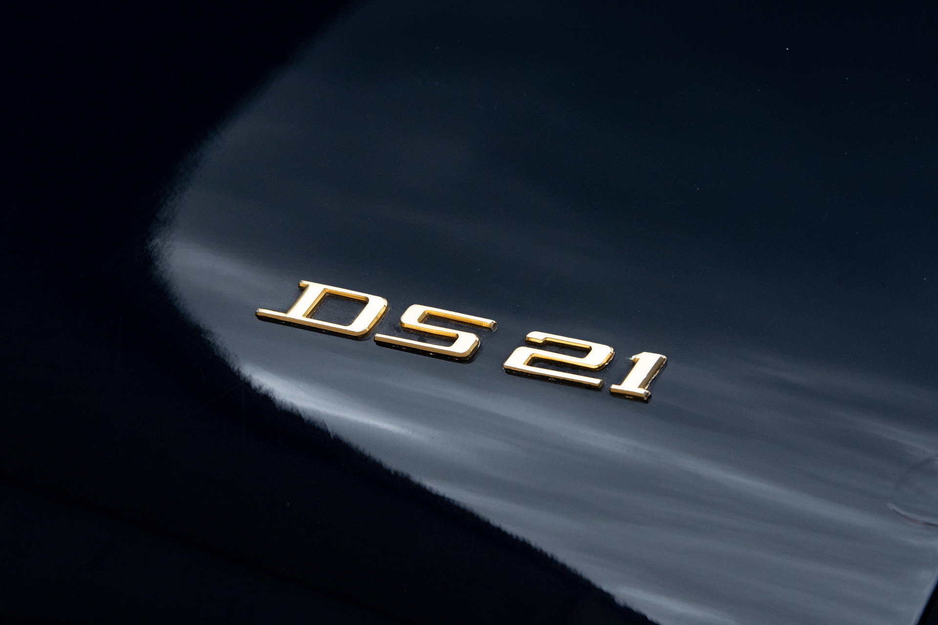 1969 Citroën DS 21 ‘Majesty’ Saloon Is An Incredibly Rare, Incredibly Luxurious Sedan