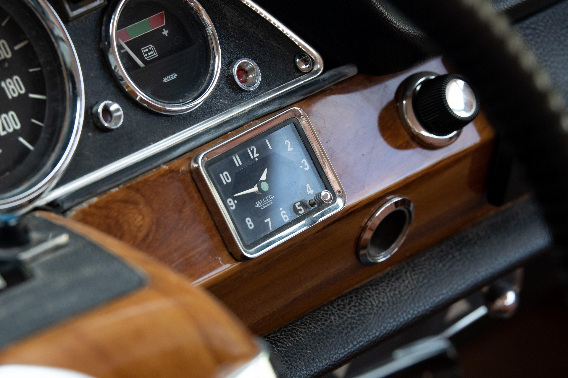 1969 Citroën DS 21 ‘Majesty’ Saloon Is An Incredibly Rare, Incredibly Luxurious Sedan