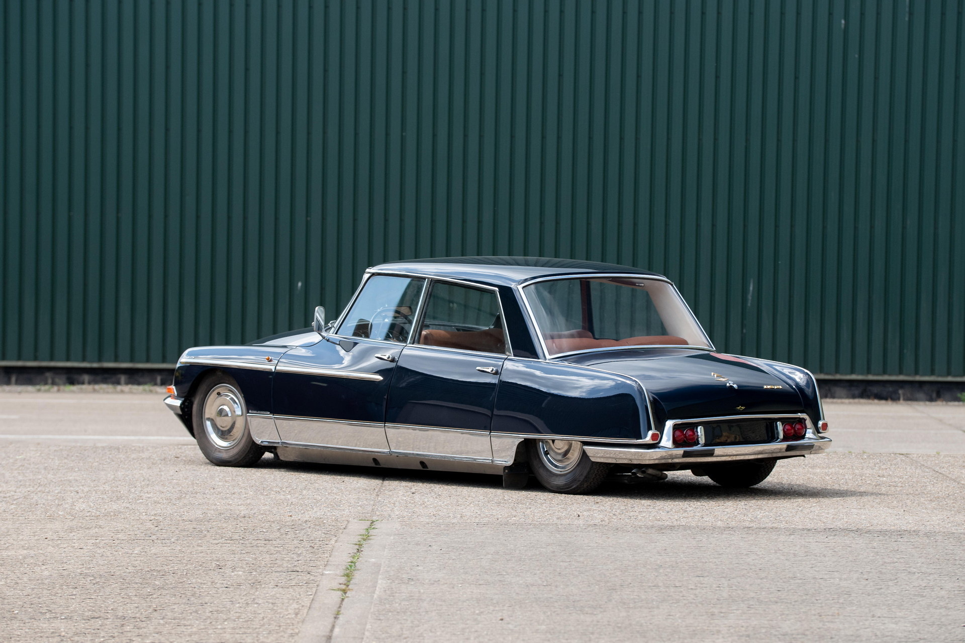 1969 Citroën DS 21 ‘Majesty’ Saloon Is An Incredibly Rare, Incredibly Luxurious Sedan