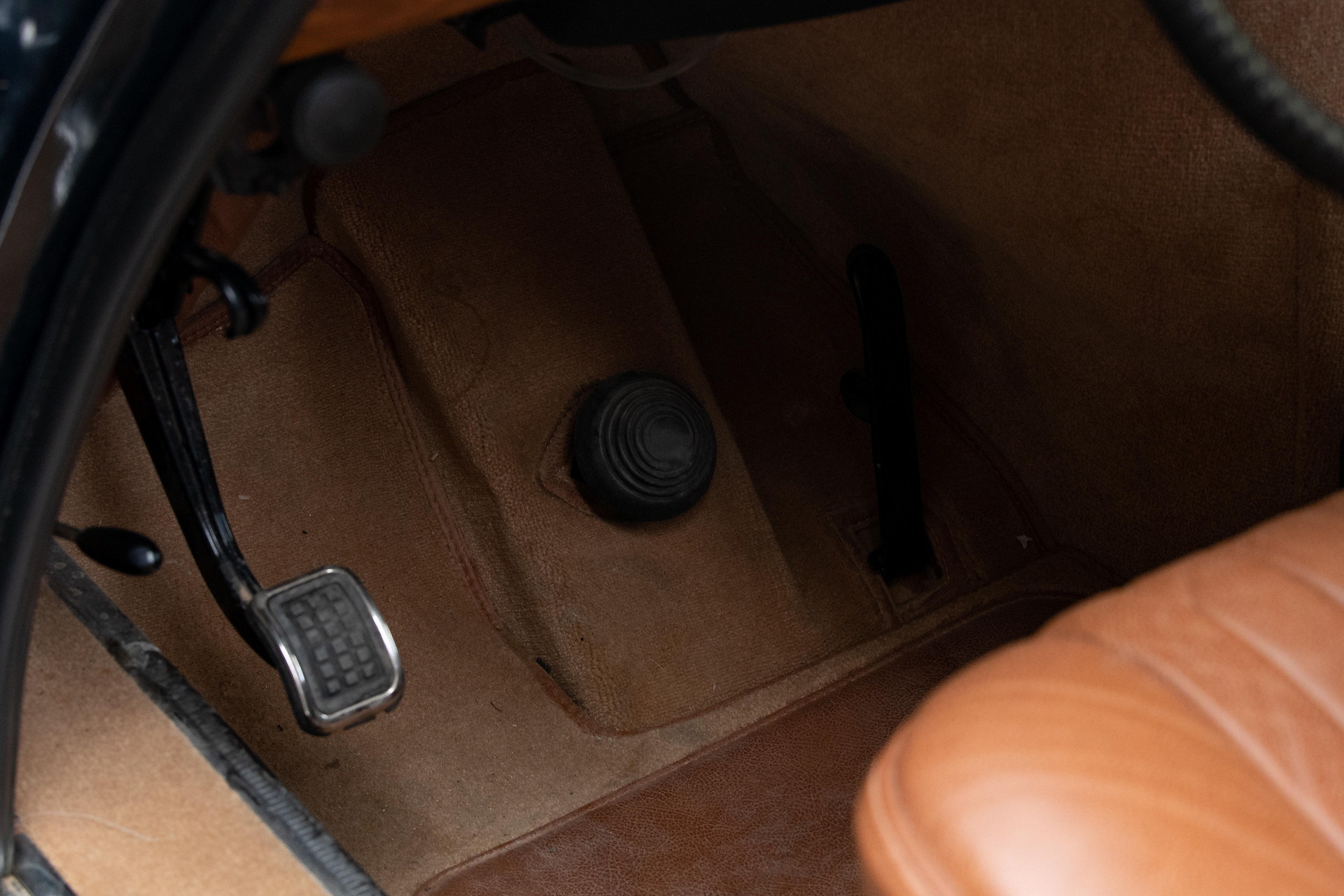 1969 Citroën DS 21 ‘Majesty’ Saloon Is An Incredibly Rare, Incredibly Luxurious Sedan