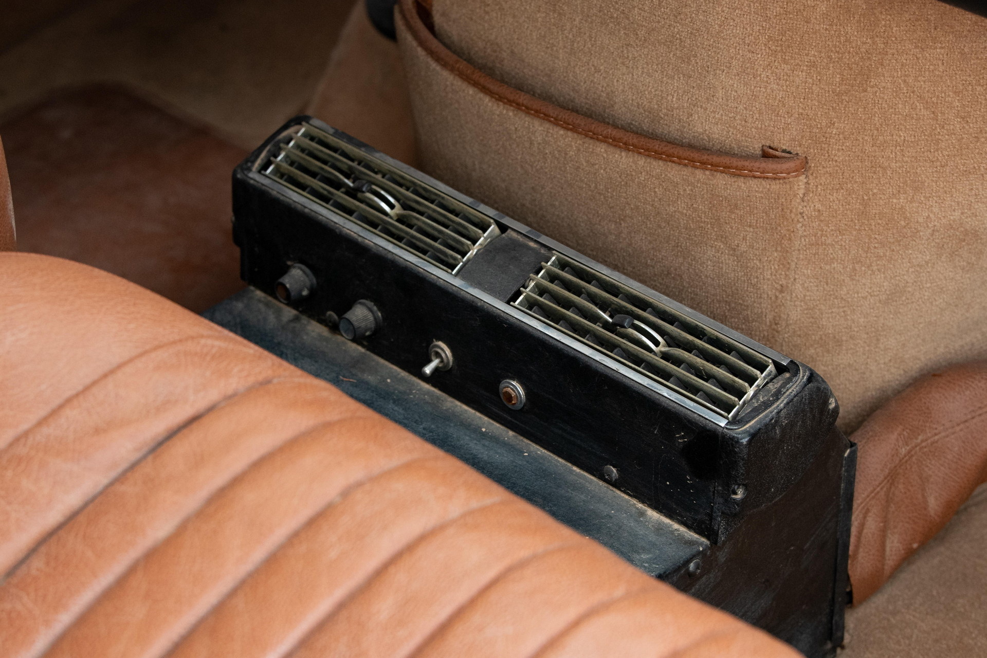 1969 Citroën DS 21 ‘Majesty’ Saloon Is An Incredibly Rare, Incredibly Luxurious Sedan