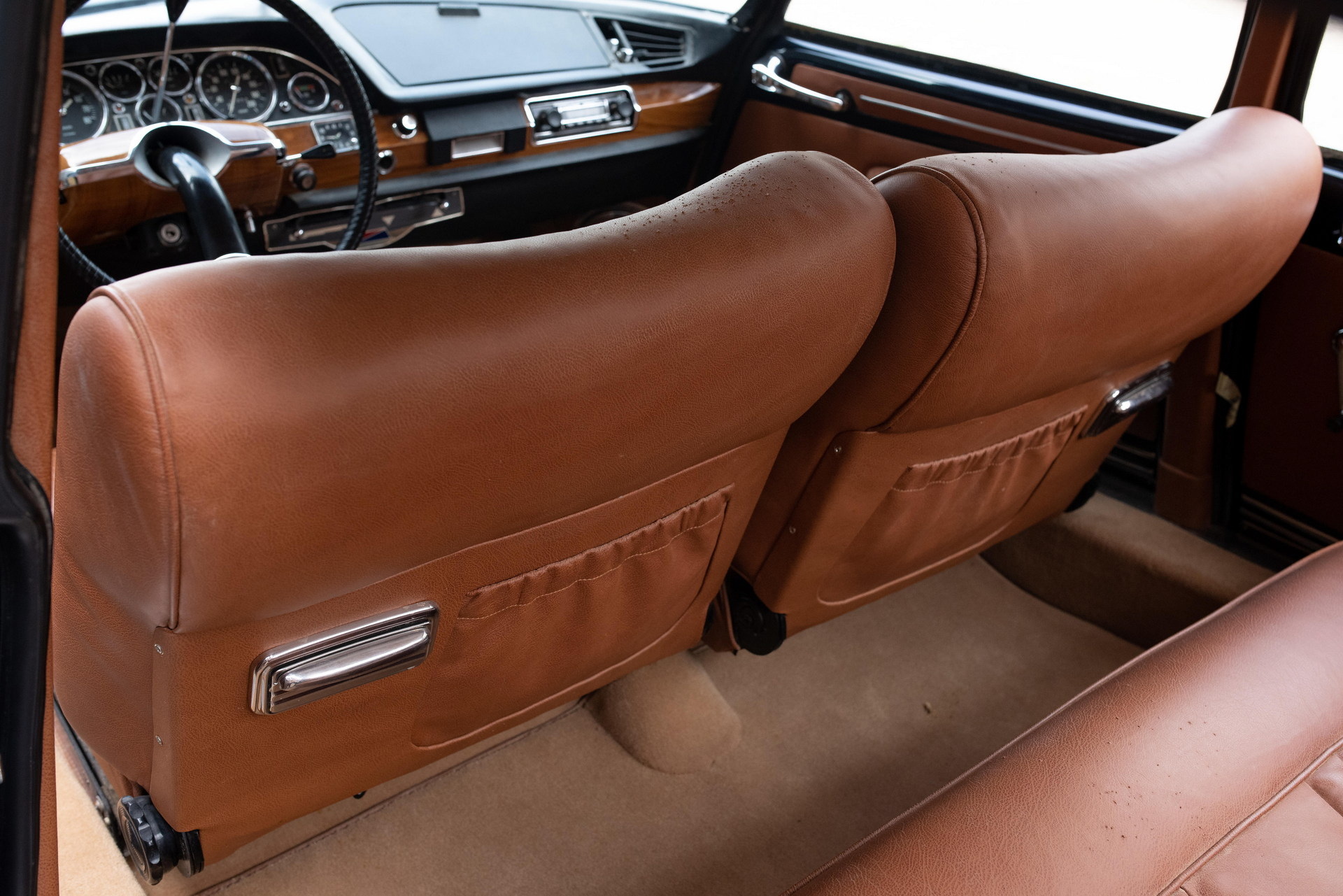 1969 Citroën DS 21 ‘Majesty’ Saloon Is An Incredibly Rare, Incredibly Luxurious Sedan