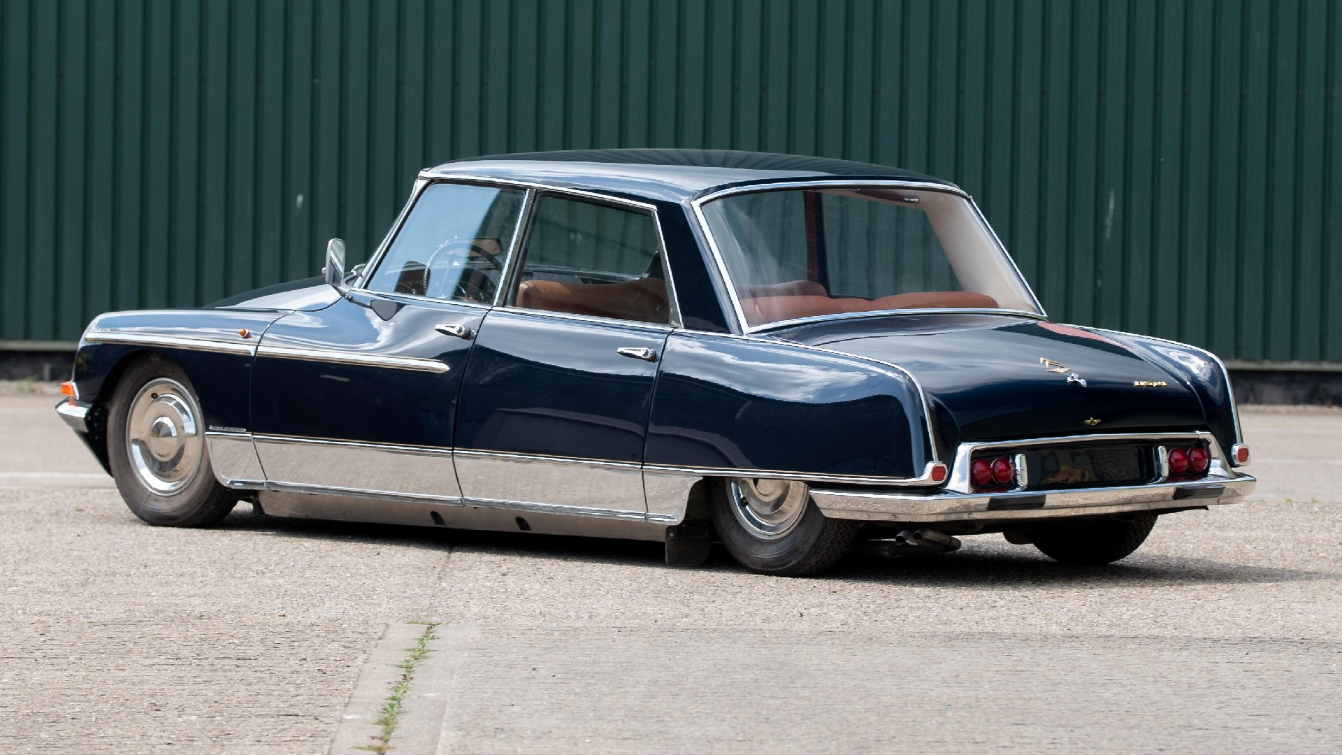 1969 Citroën DS 21 ‘Majesty’ Saloon Is An Incredibly Rare, Incredibly Luxurious Sedan