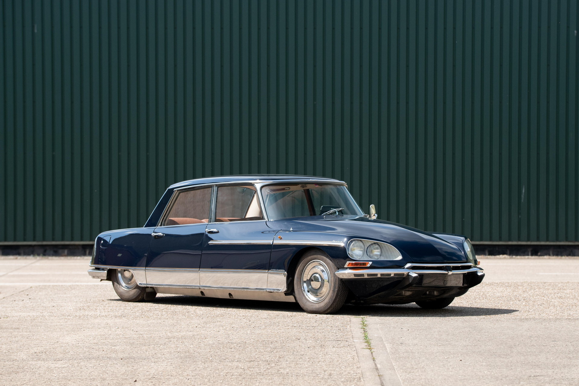 1969 Citroën DS 21 ‘Majesty’ Saloon Is An Incredibly Rare, Incredibly Luxurious Sedan