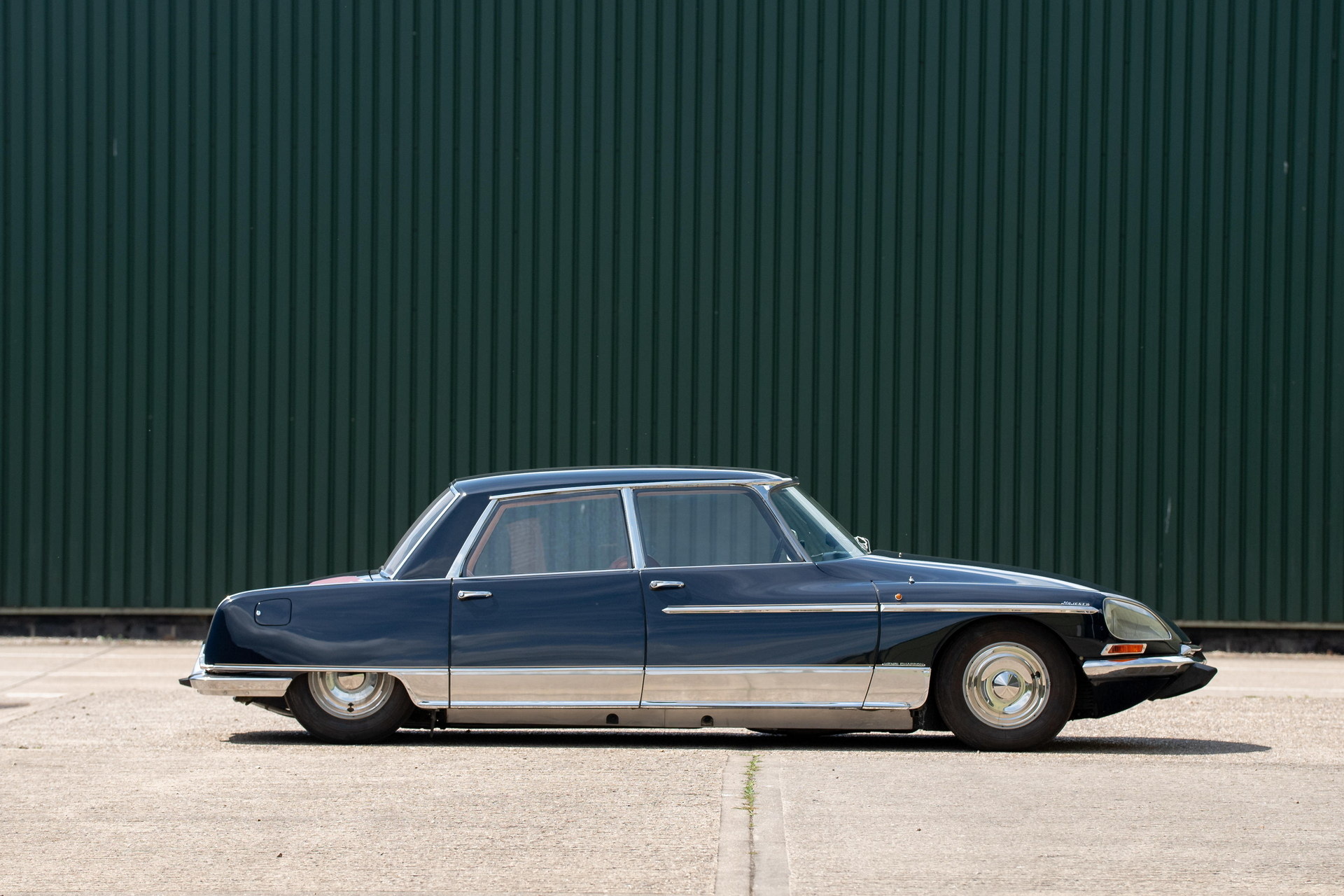 1969 Citroën DS 21 ‘Majesty’ Saloon Is An Incredibly Rare, Incredibly Luxurious Sedan